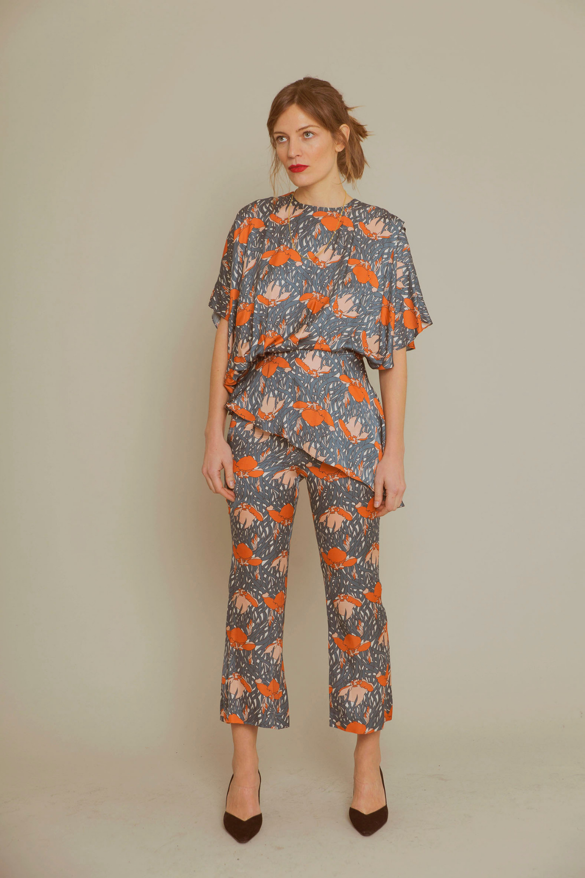 PANTALON CROP FLORES AZUL