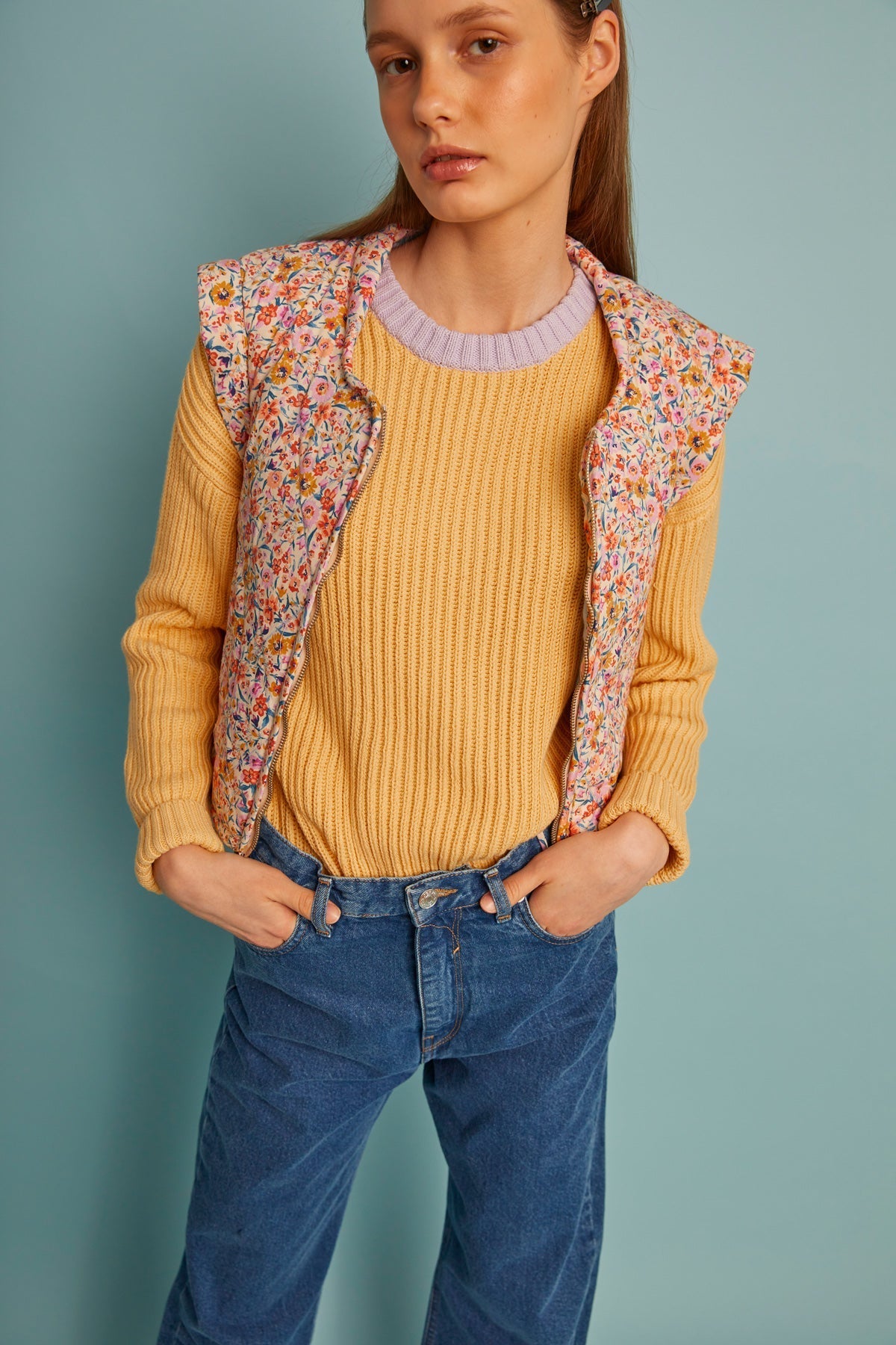 CHALECO CORTO FLORES CRUDO