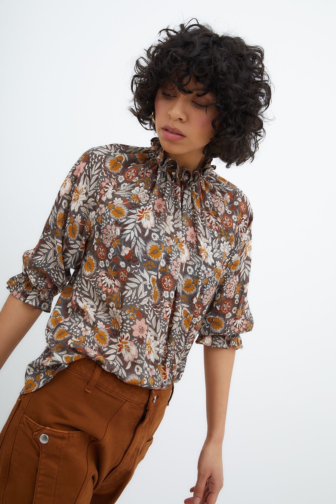 BLUSA GOLA FLOR BALI TABACO