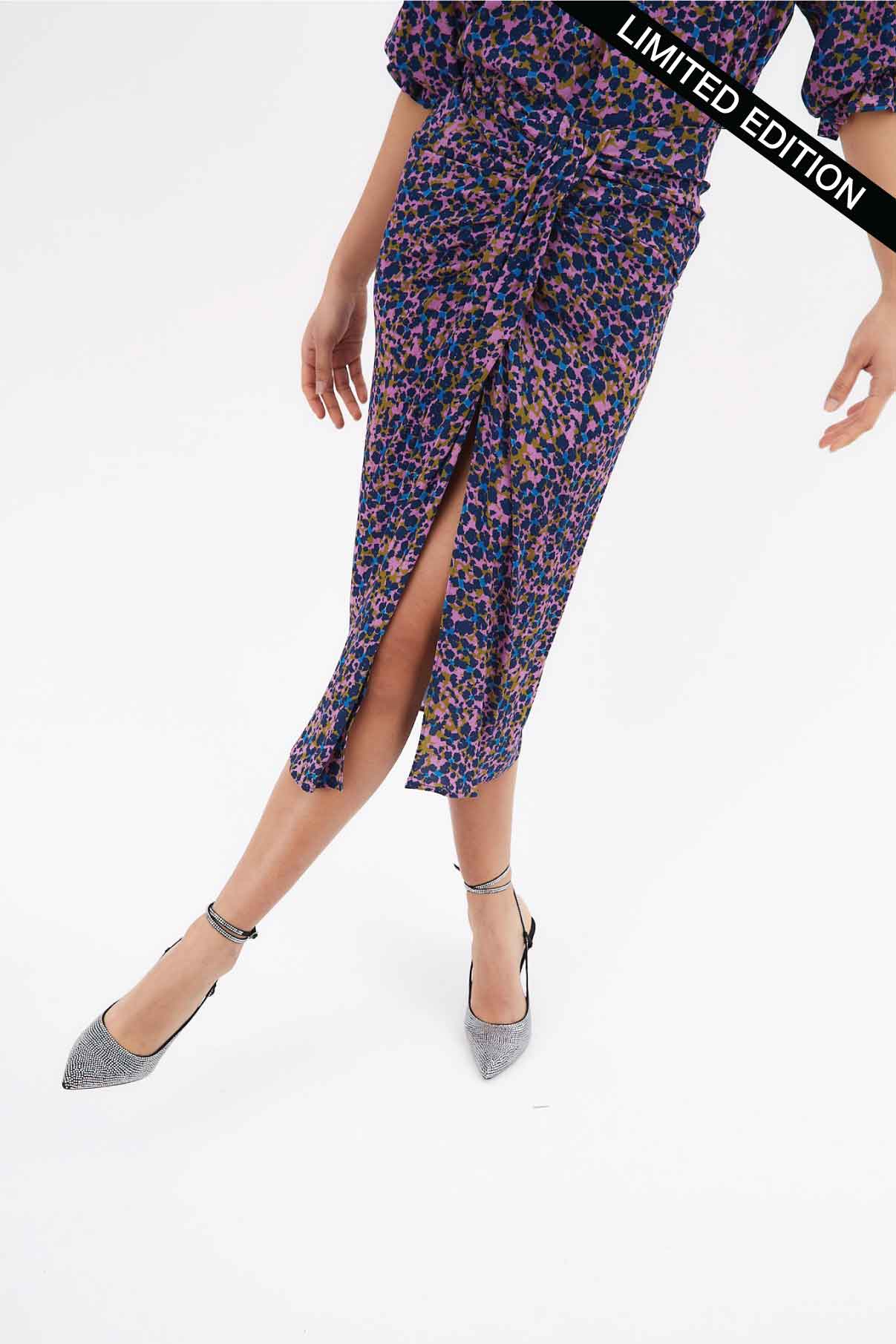 PETUNIA SKIRT FLOWER NAVY SPOT