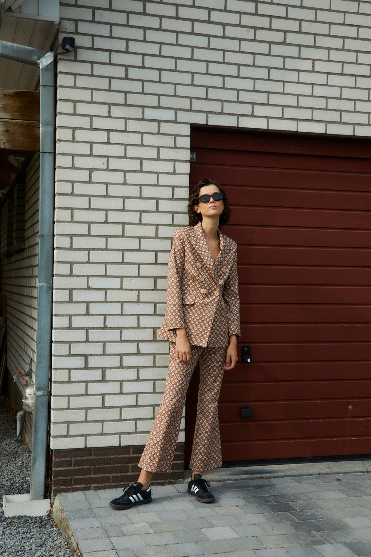 EIGHTY DELI FLOWER PANTS BROWN