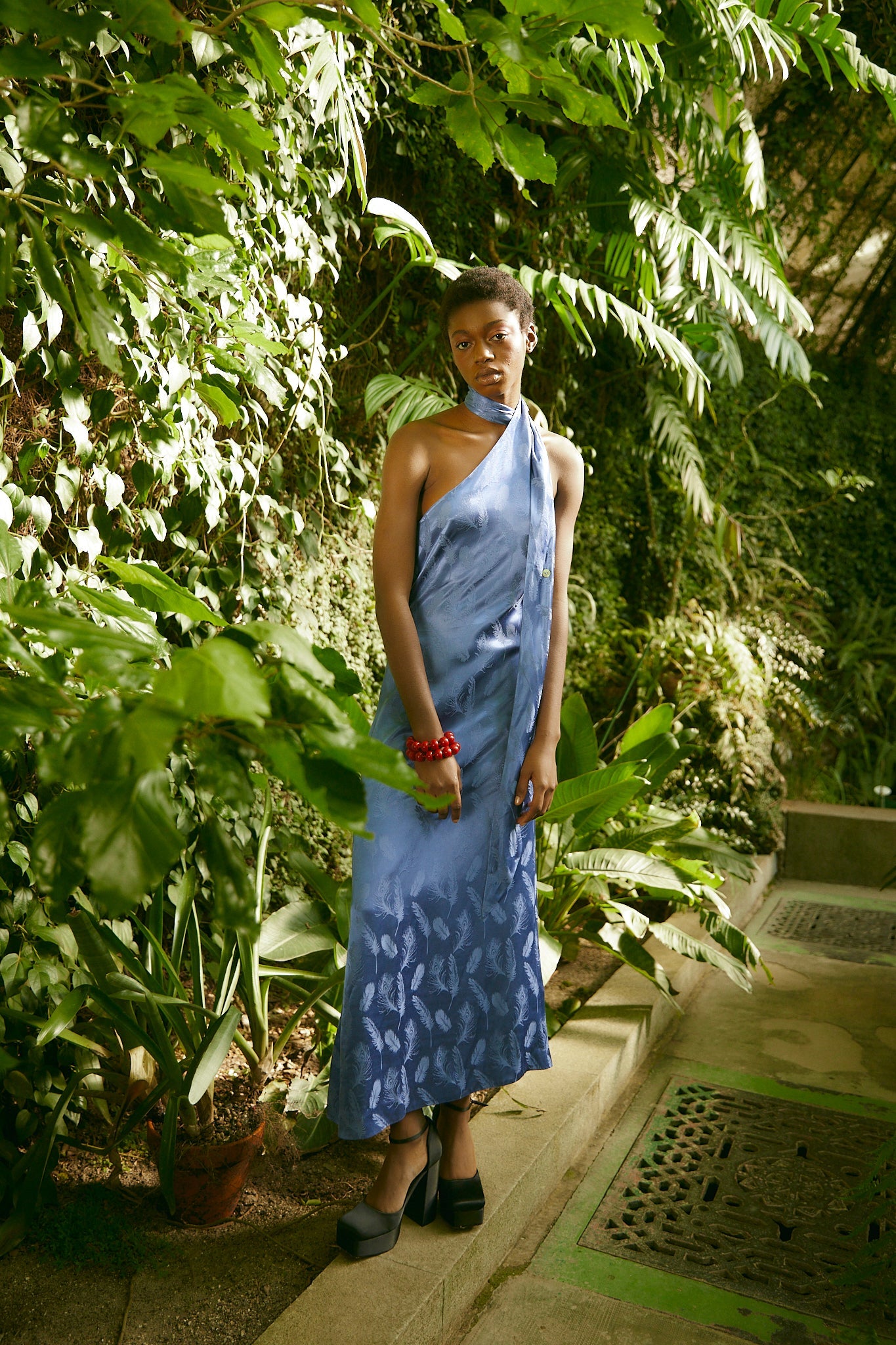 JCQ HALTER DRESS WITH BLUE FEATHERS