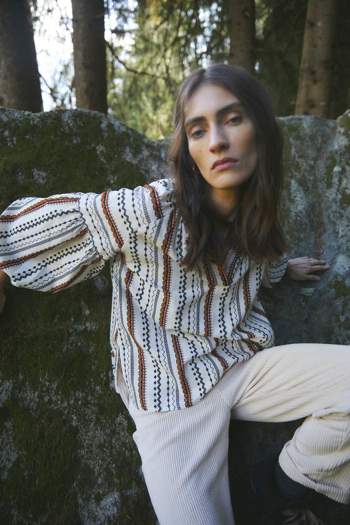 BLACK GEOMETRIC RAW COTTON BLOUSE