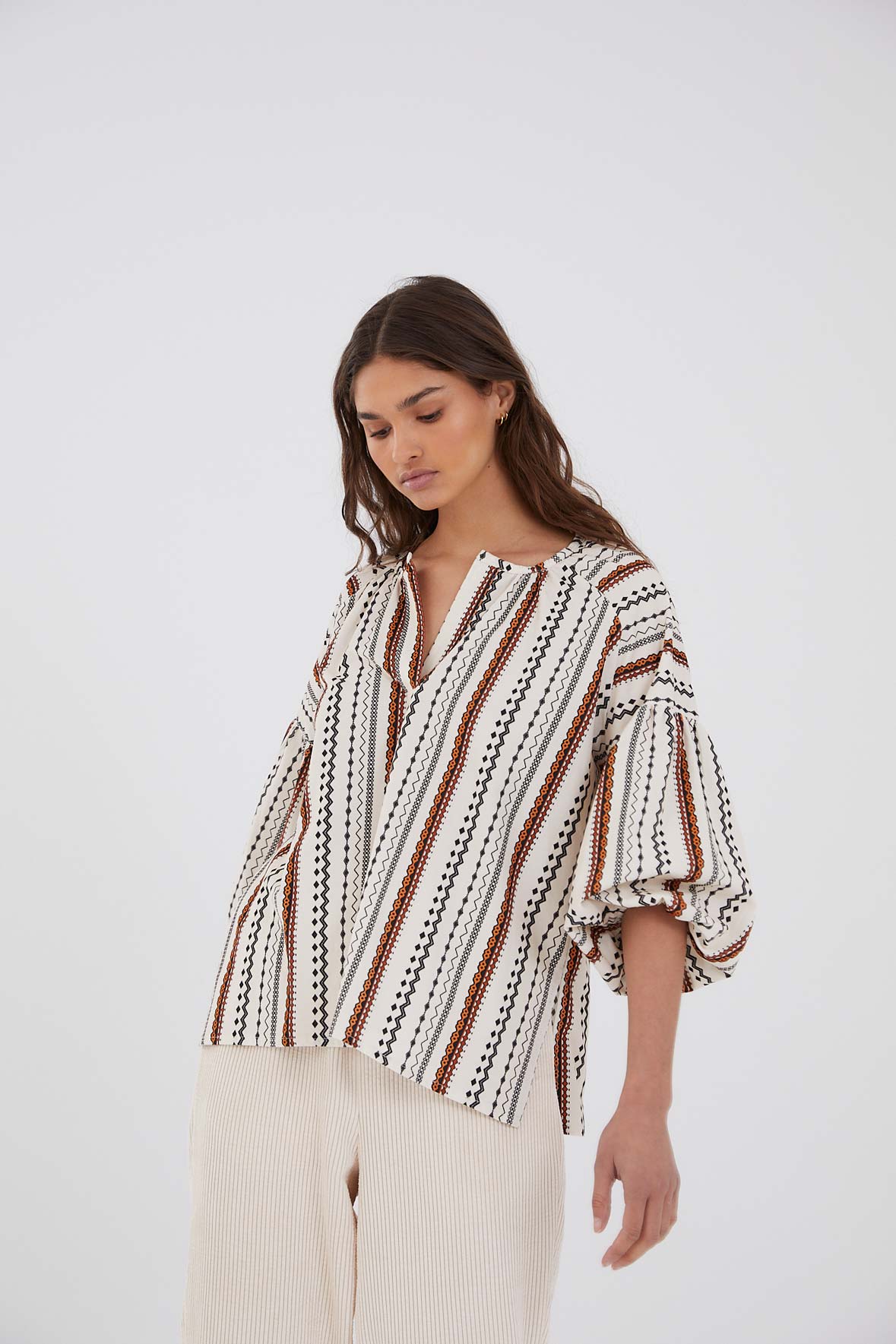 BLACK GEOMETRIC RAW COTTON BLOUSE