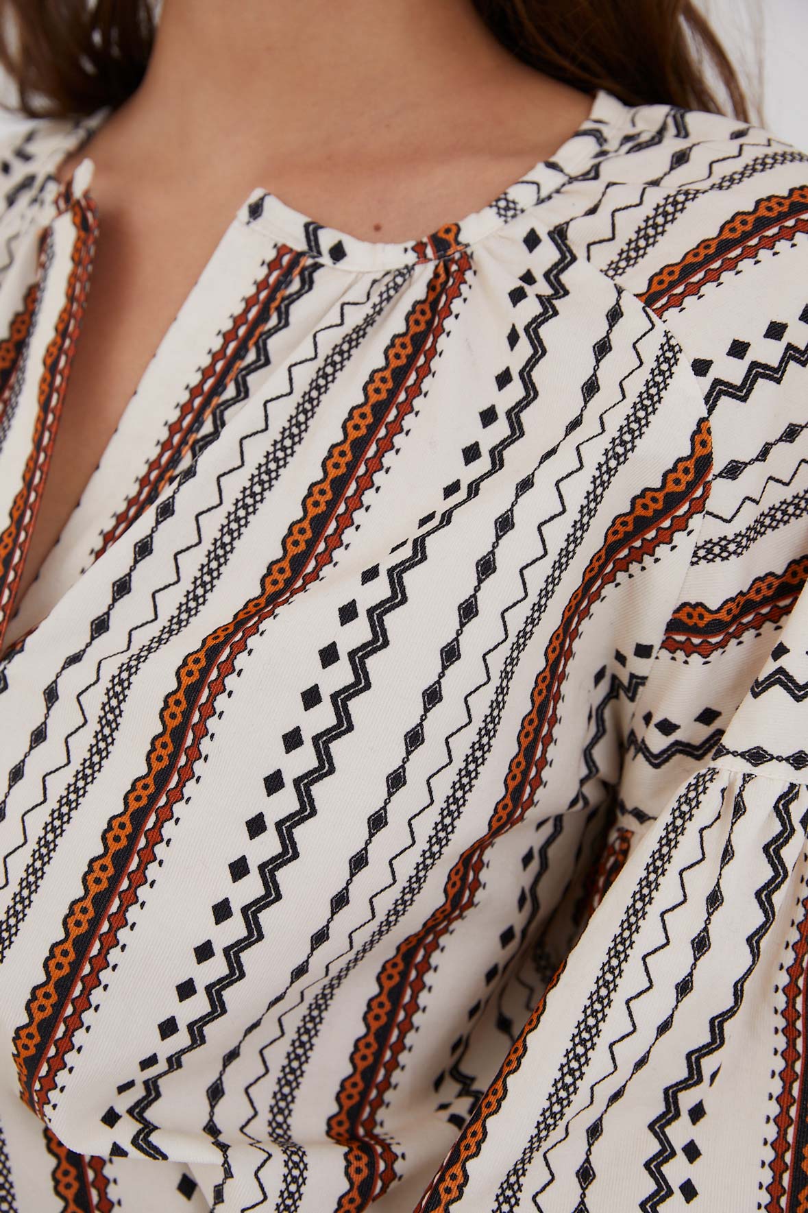 BLACK GEOMETRIC RAW COTTON BLOUSE