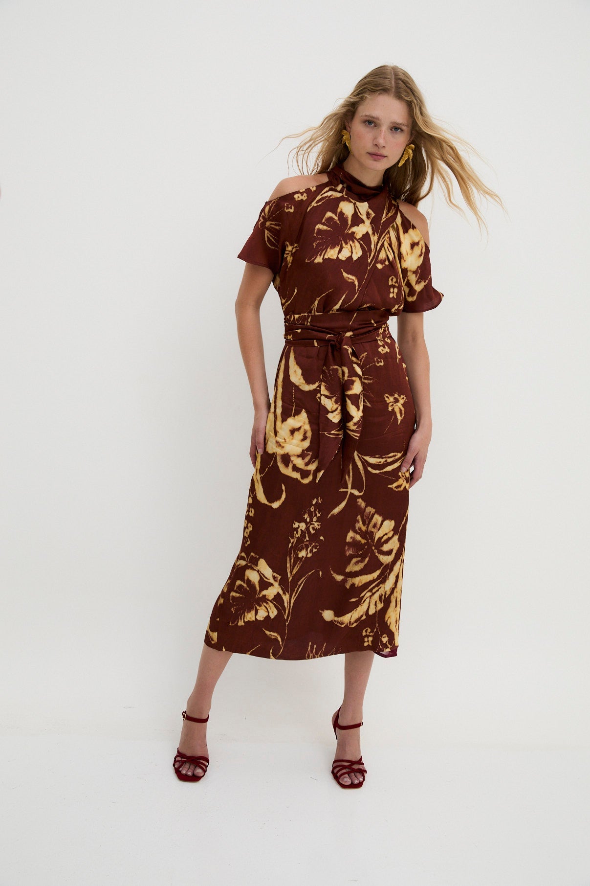 BROWN POSITIONAL SHOULDER DRESS