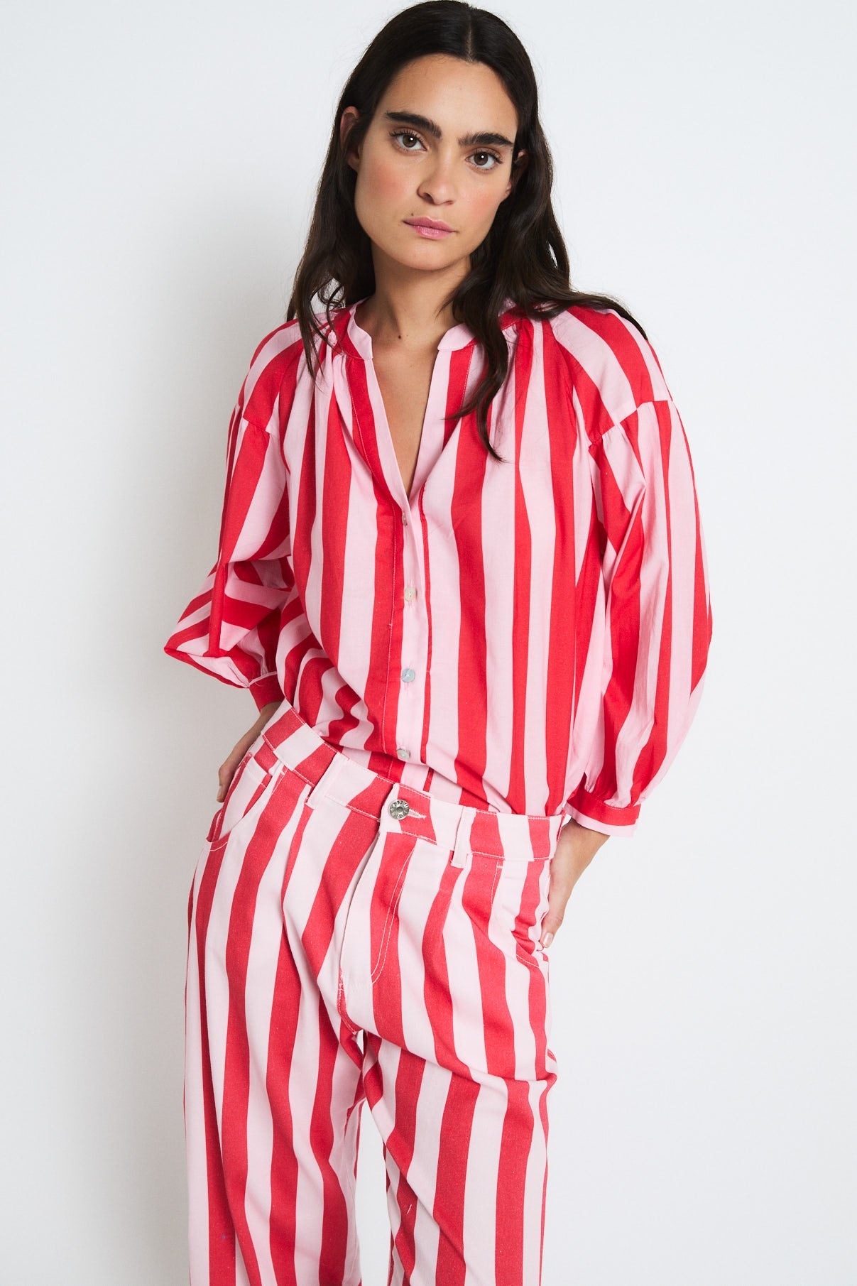 TOTAL LOOK VENICE RED BARS