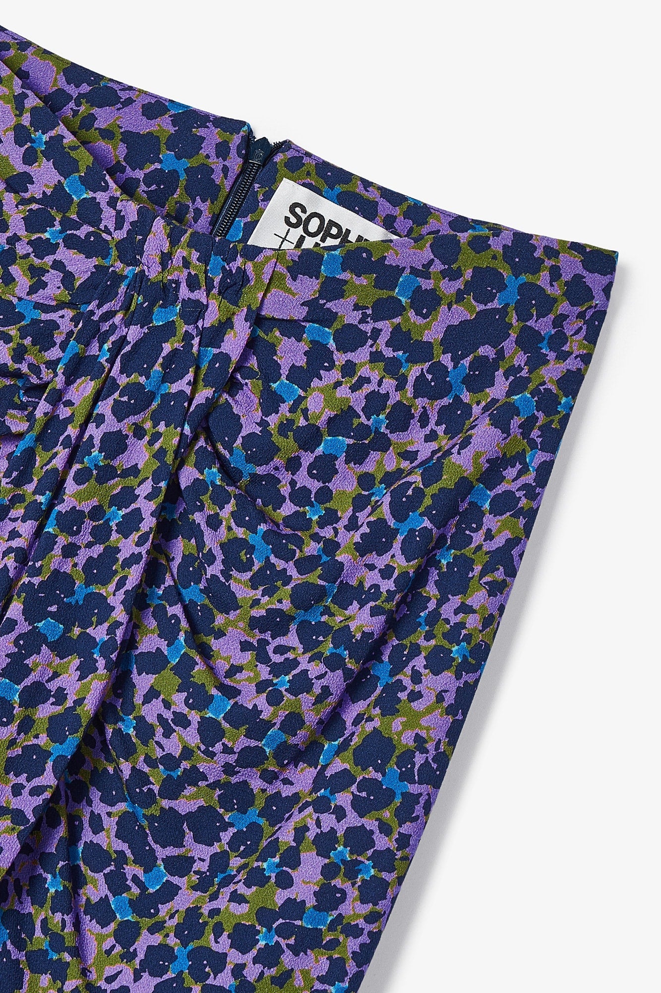 PETUNIA SKIRT FLOWER NAVY SPOT