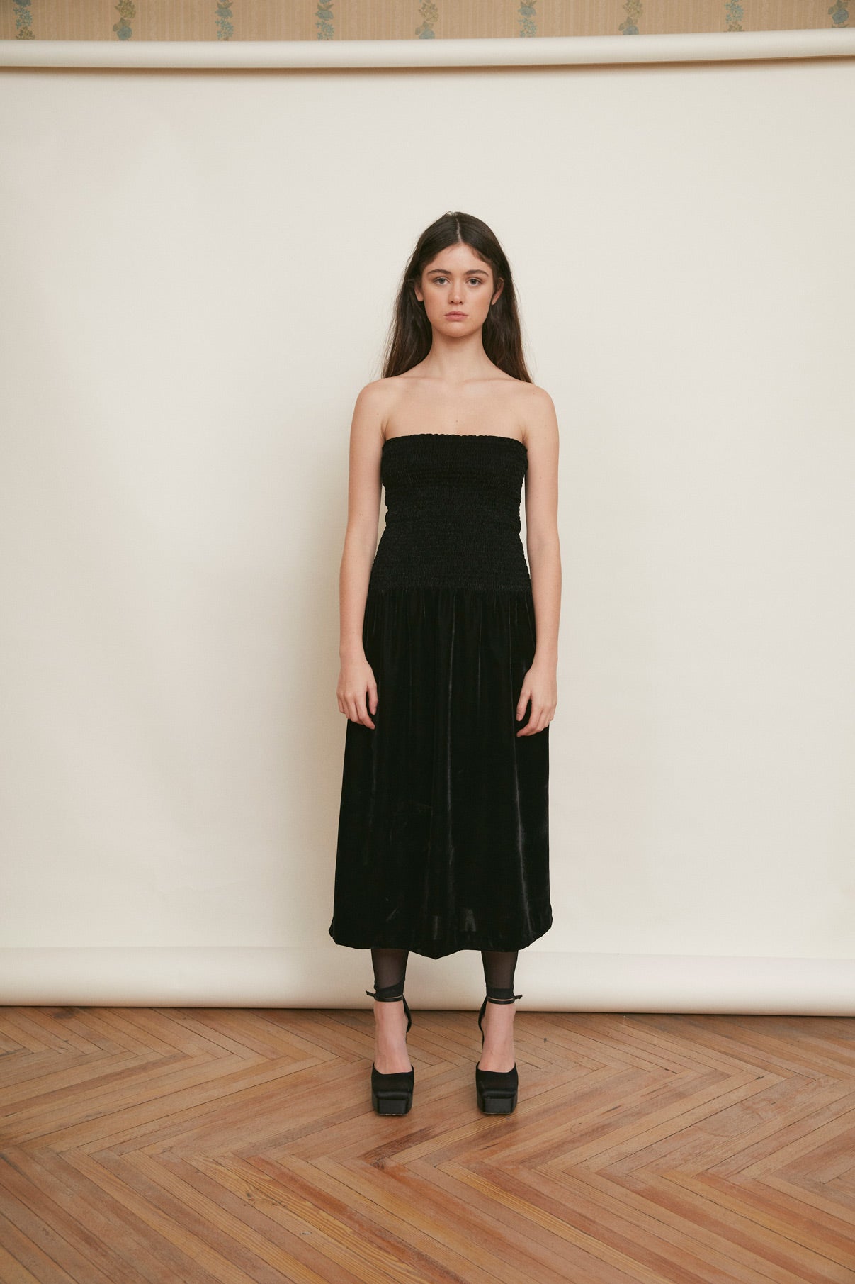 BLACK VELVET RUBBABLE DRESS