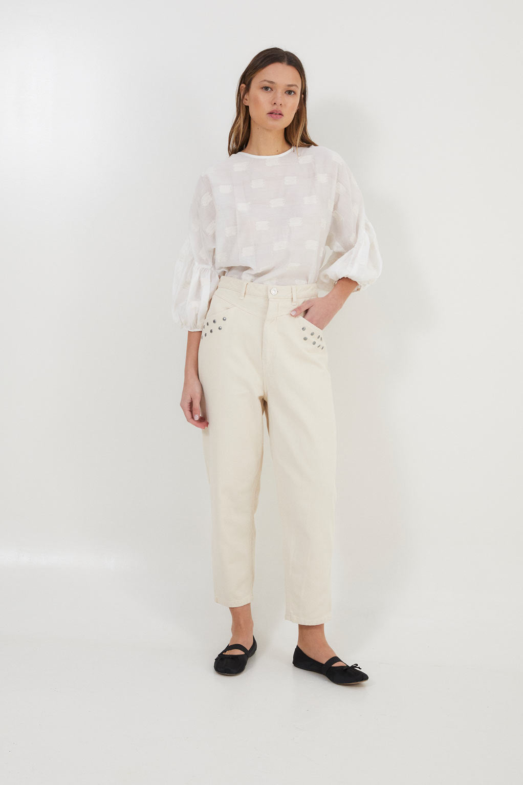 LUCCI STUDDED JEANS ECRU