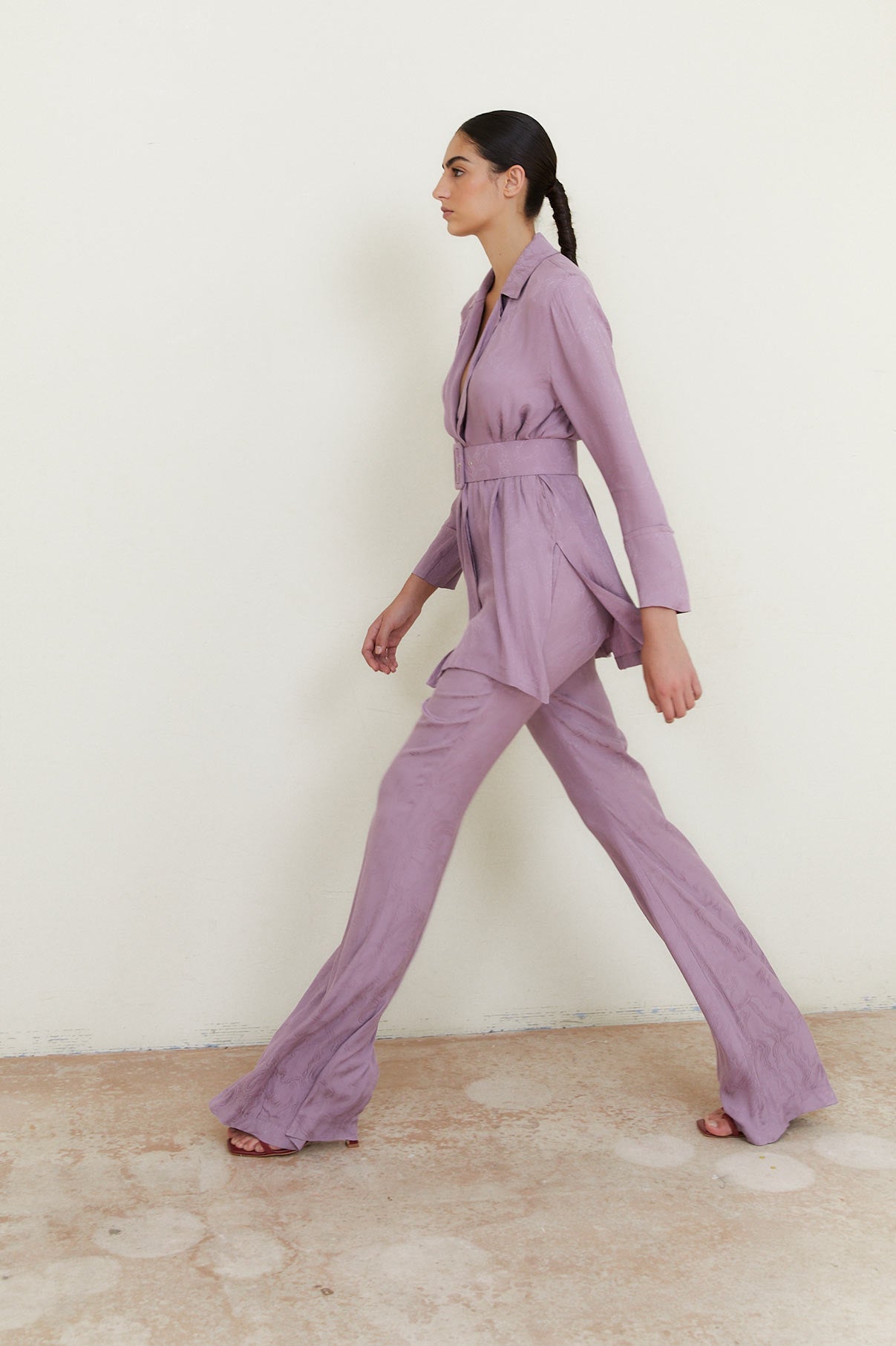 TOTAL LOOK LION MALLOW WAVES