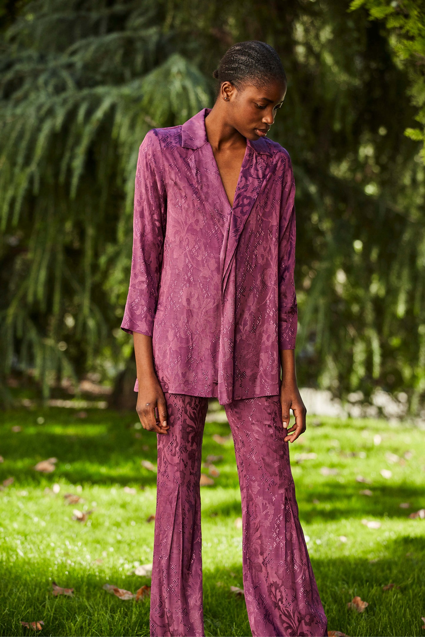 EMBROIDERED PLEAT PANTS