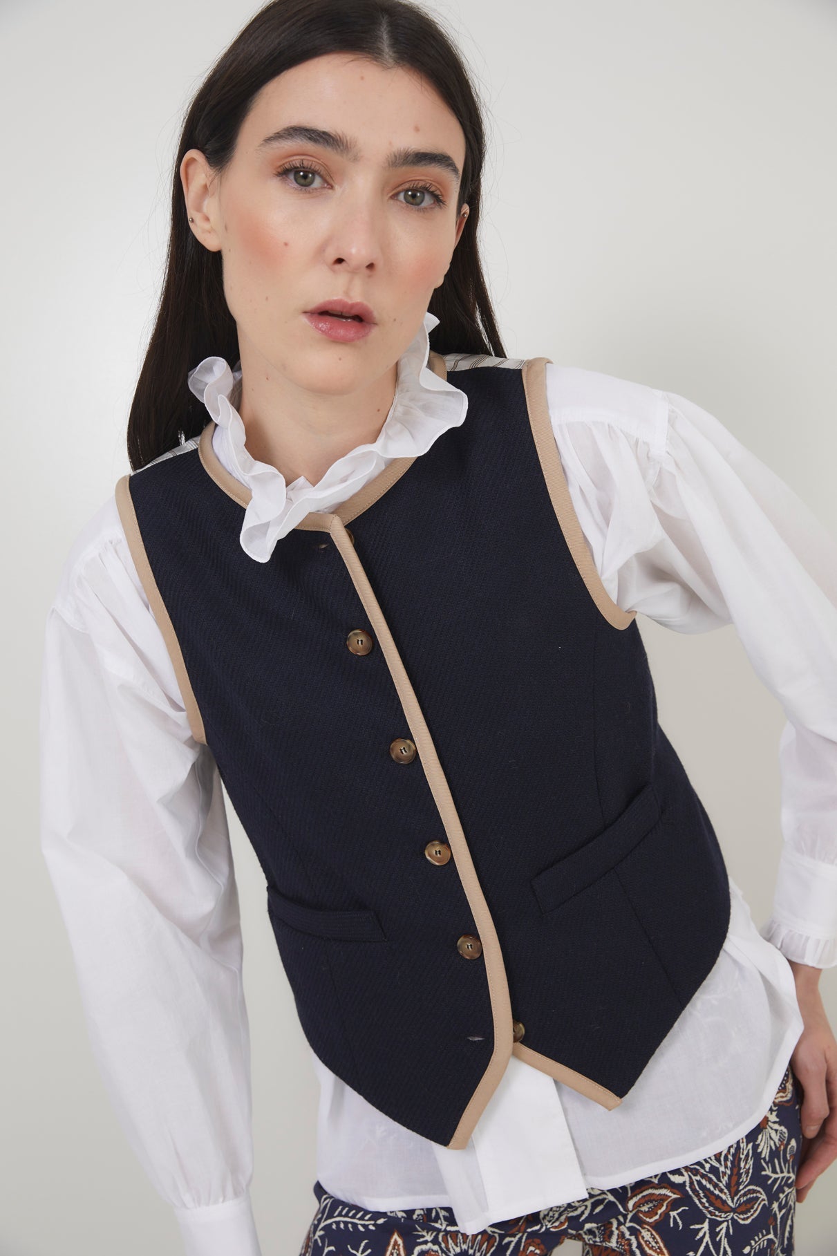 NAVY DIAGONAL RIVET VEST