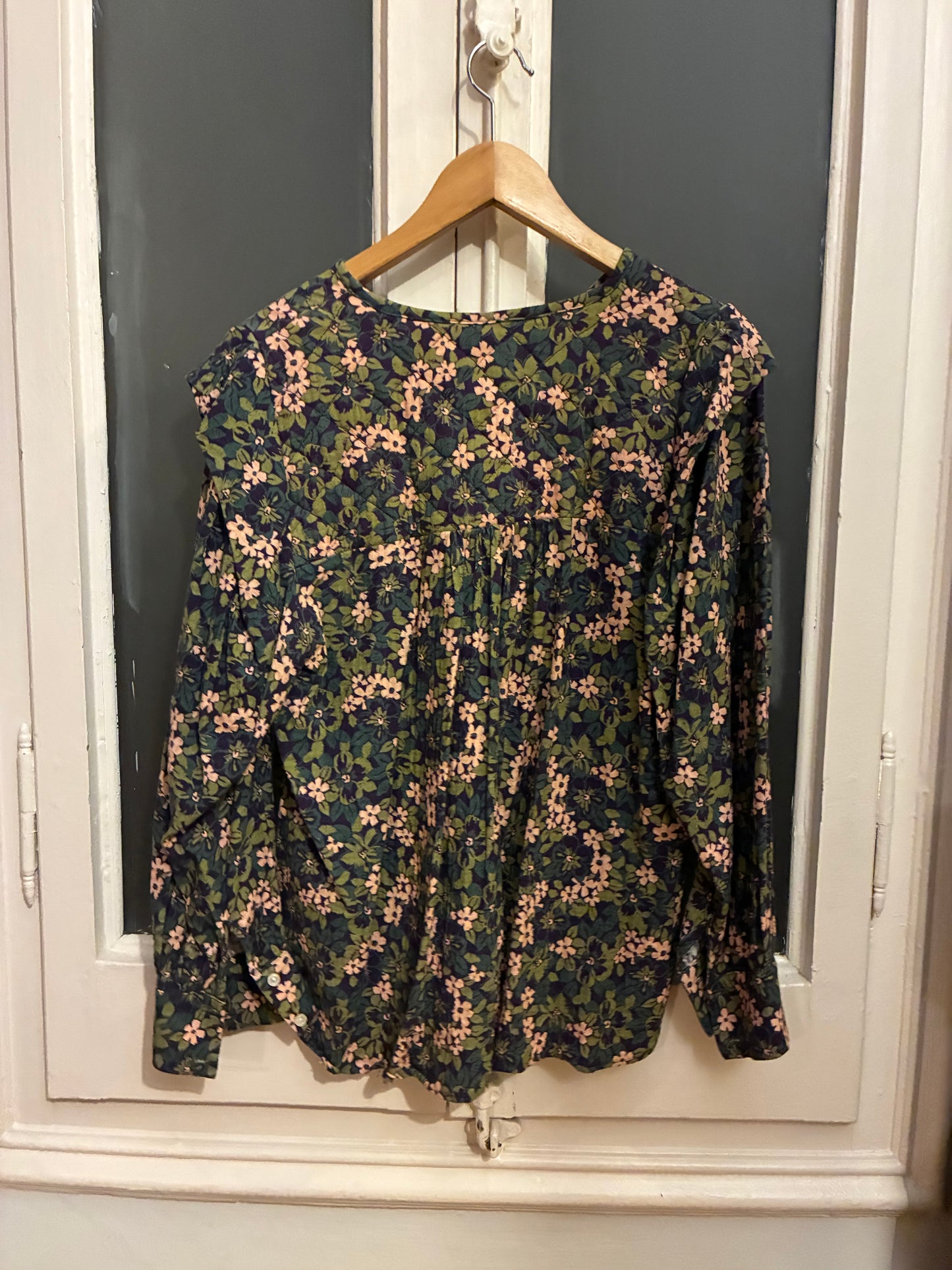Blusa modelo Folk flores talla 38 o M