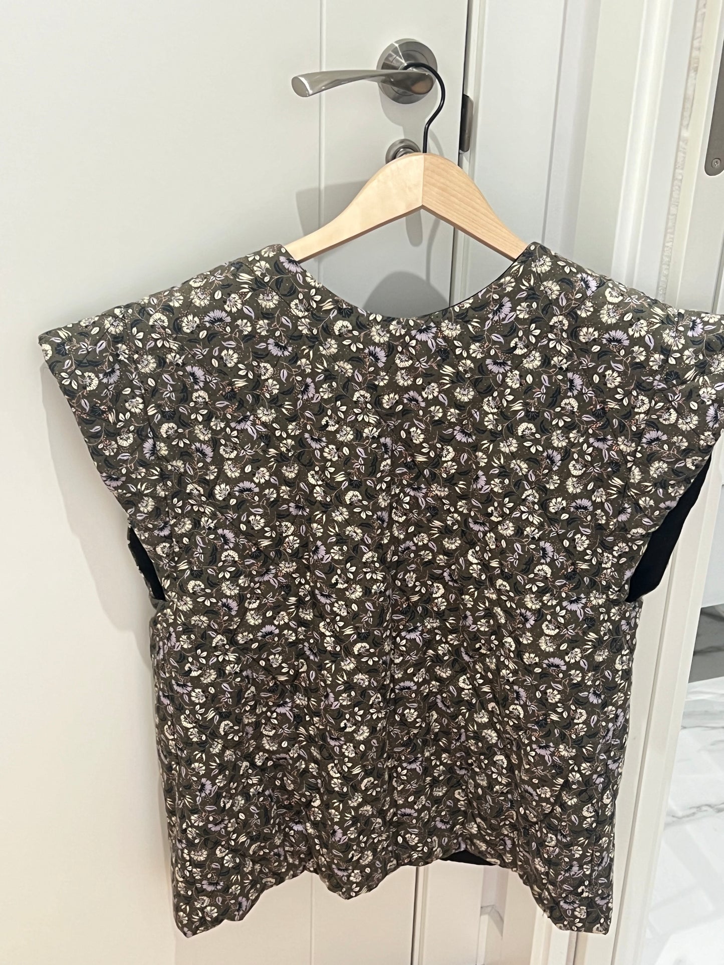 CAROL KHAKI FLORAL VEST