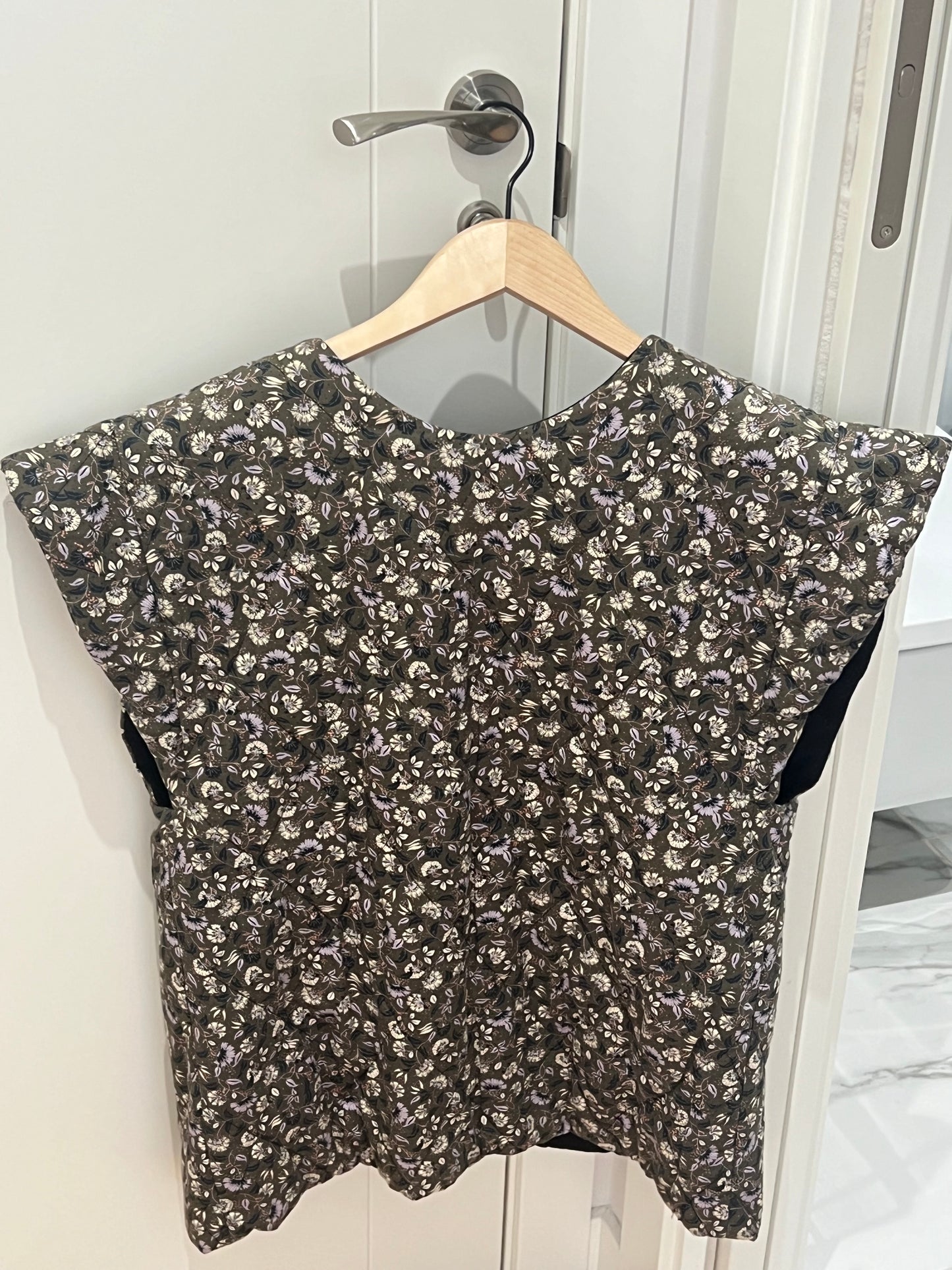 CAROL KHAKI FLORAL VEST