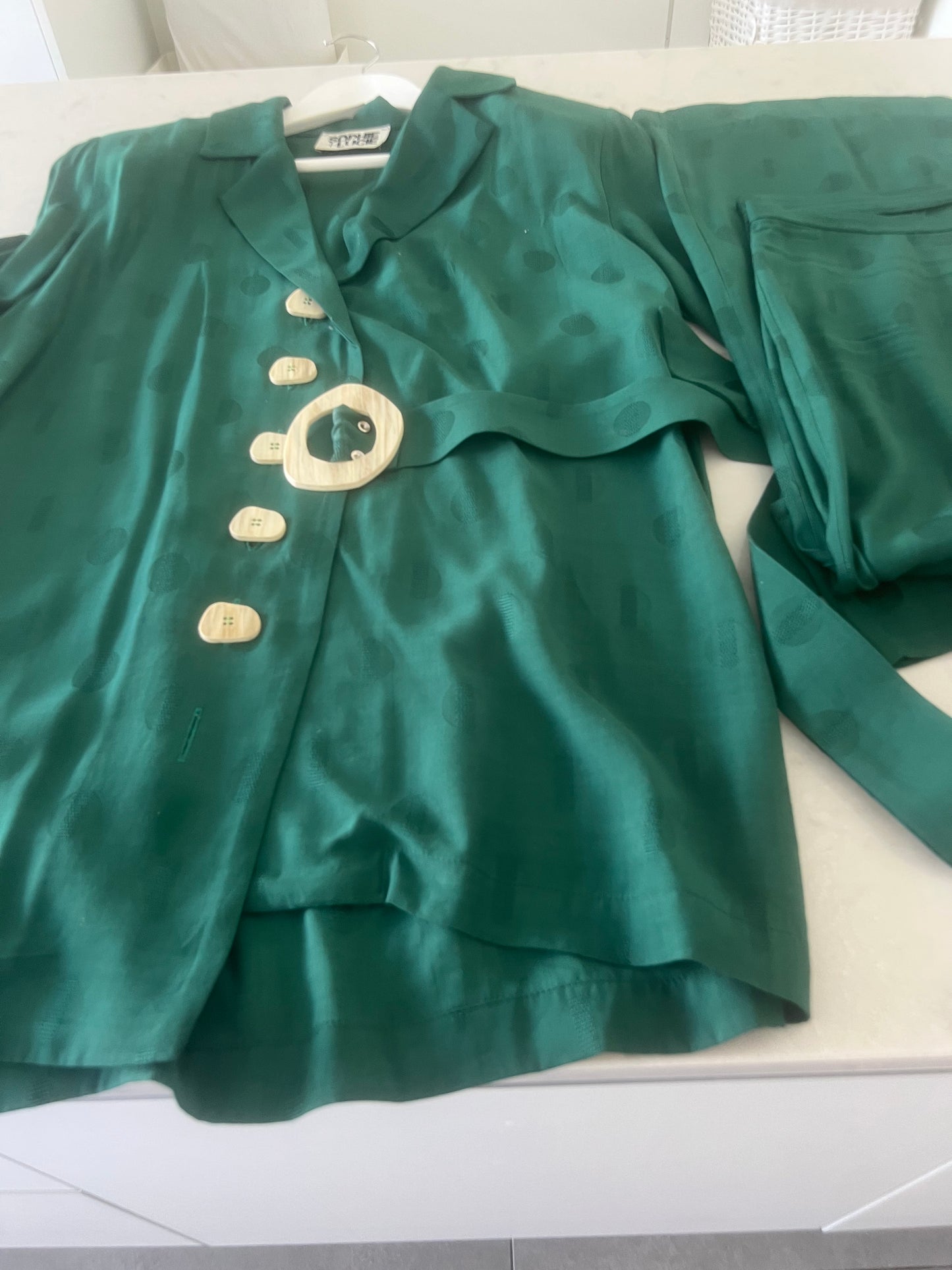 Green icon total look