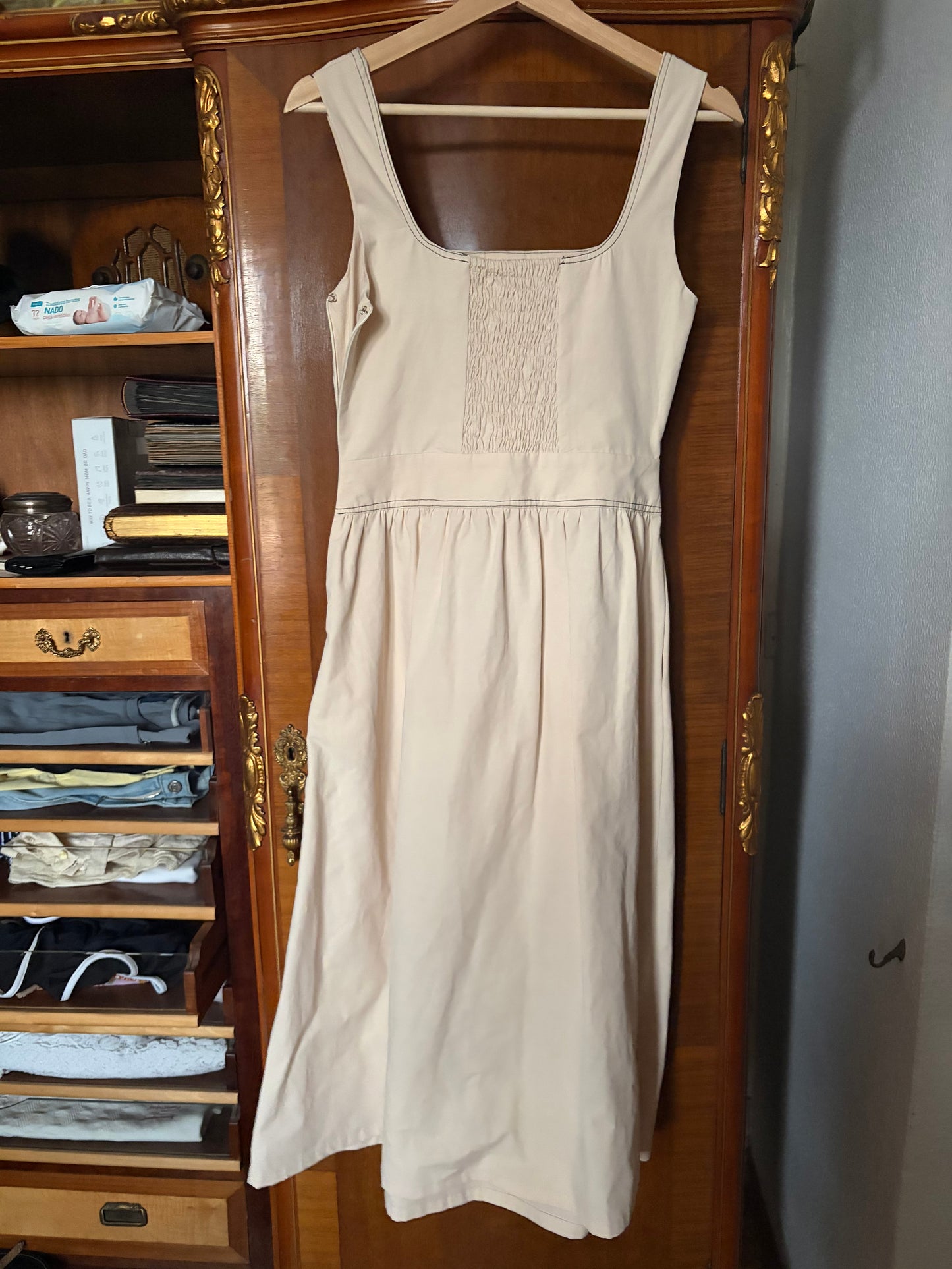 Vestido beige nuevo sin estrenar