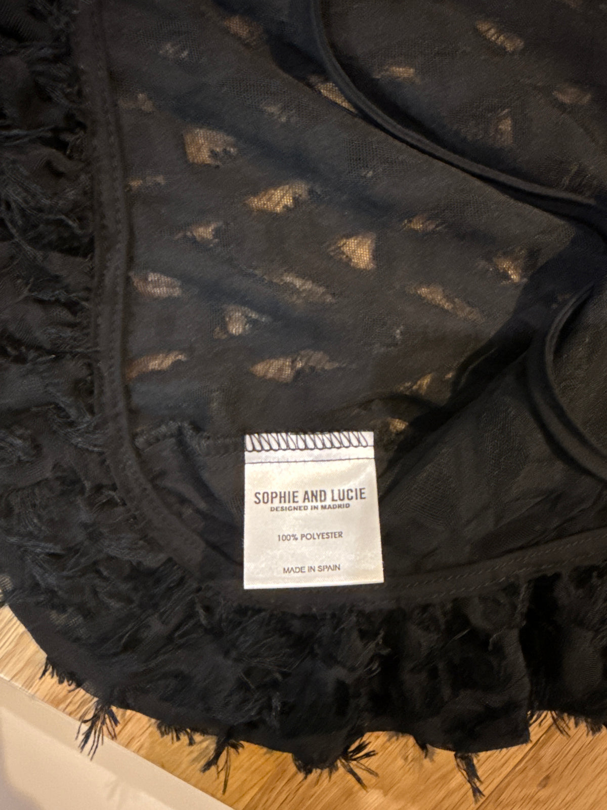 TOP CAROL FLECO NEGRO