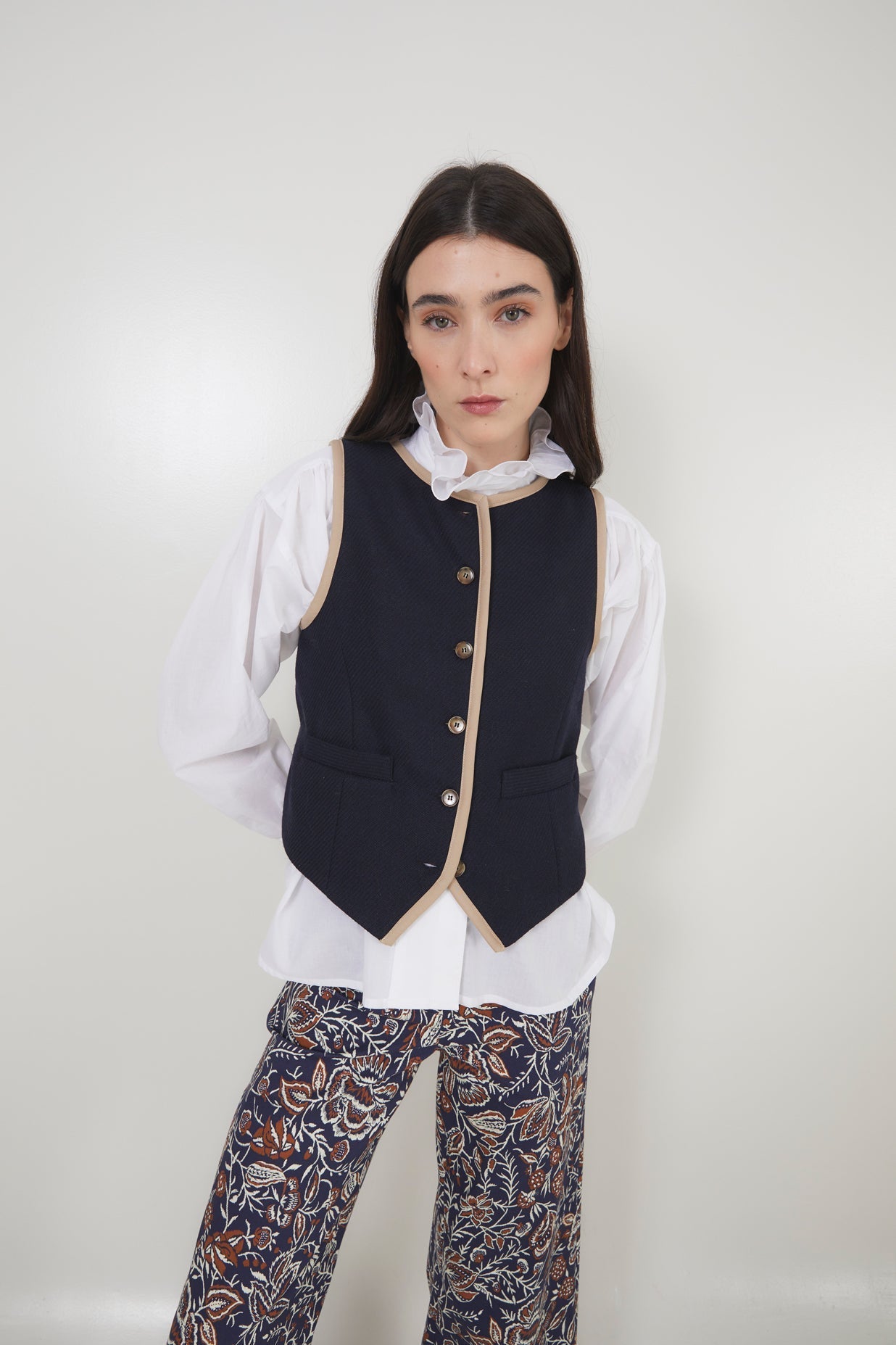 NAVY DIAGONAL RIVET VEST