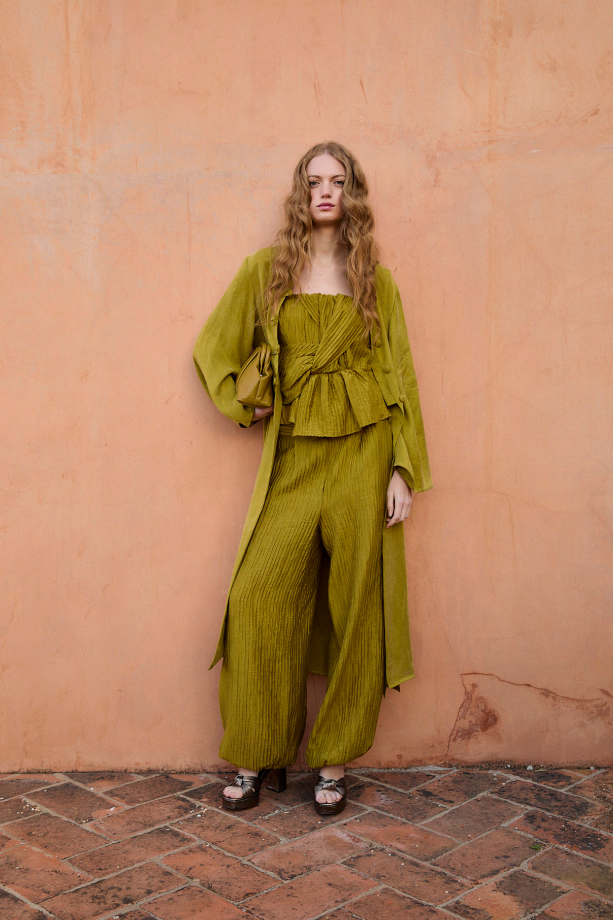TOTAL LOOK LINDA ARRUGUILLA OLIVE