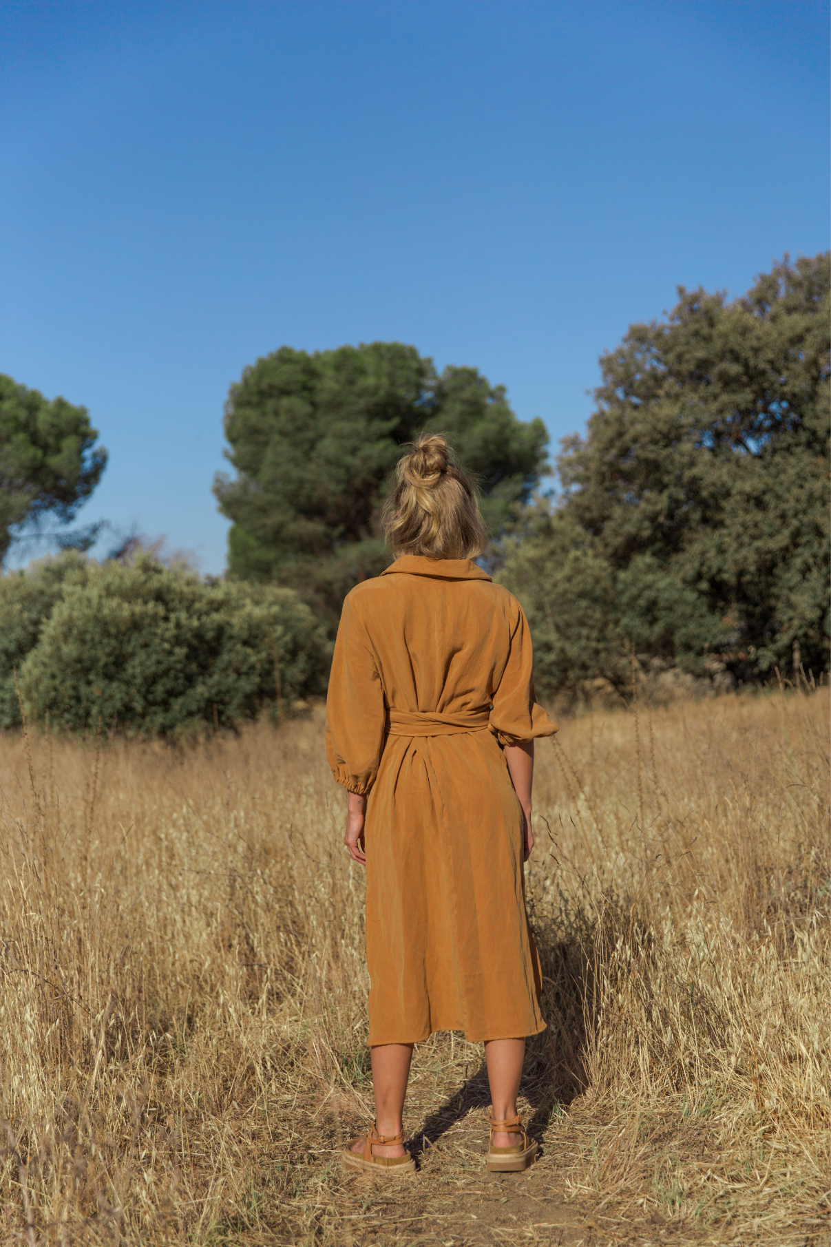 VESTIDO BOTONES TENCEL CAMEL