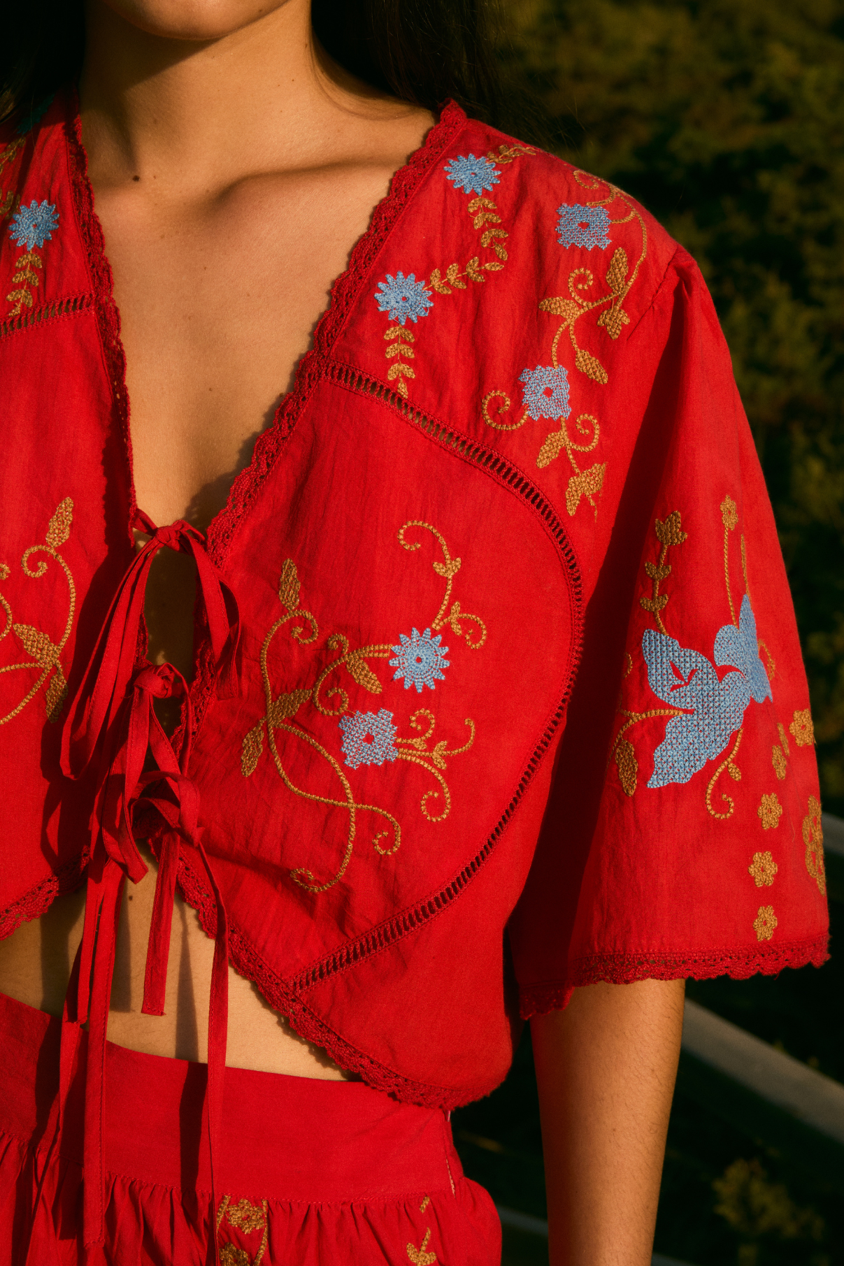 POPPY EMBROIDERED TOP RED