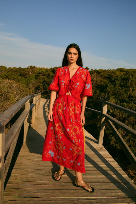 TOTAL LOOK AMAPOLA EMBROIDERY ROJO