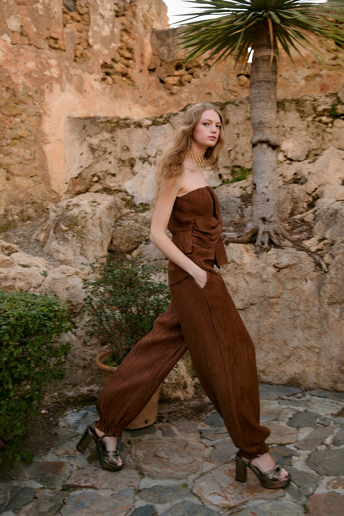 TOTAL LOOK LINDA RUST WRINKLED FABRIC