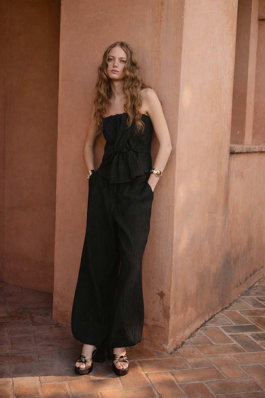 LINDA WRINKLED BLACK TROUSERS
