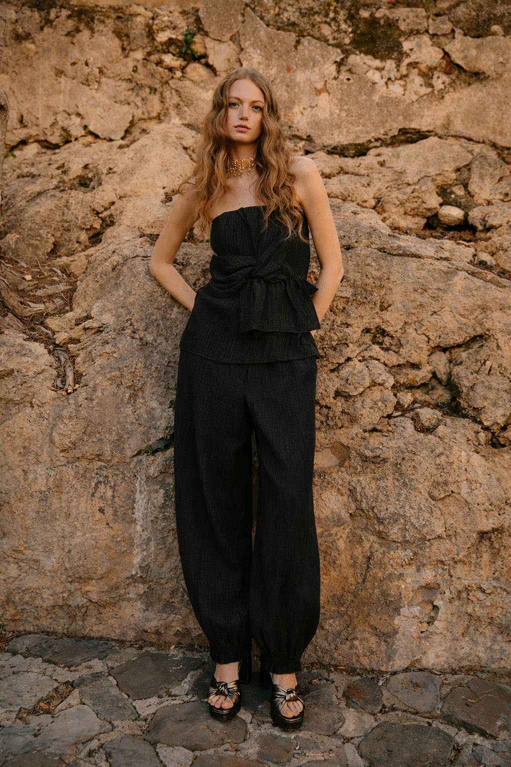 LINDA WRINKLED BLACK TROUSERS