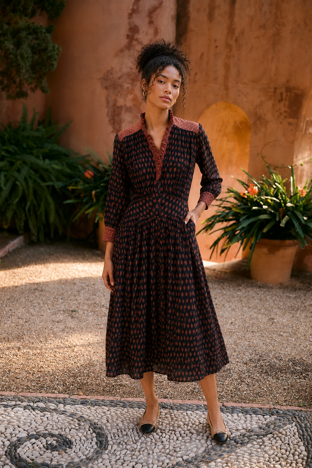 BLACK PINEAPPLE POLY DRESS