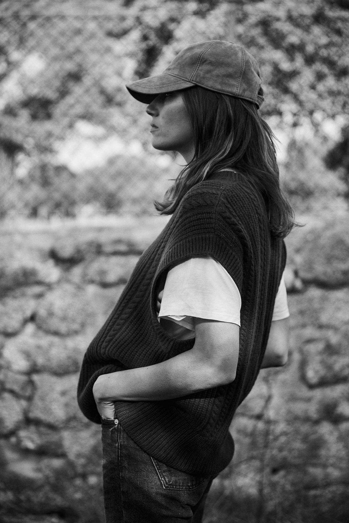 BLACK CASHMERE CABLE KNIT VEST