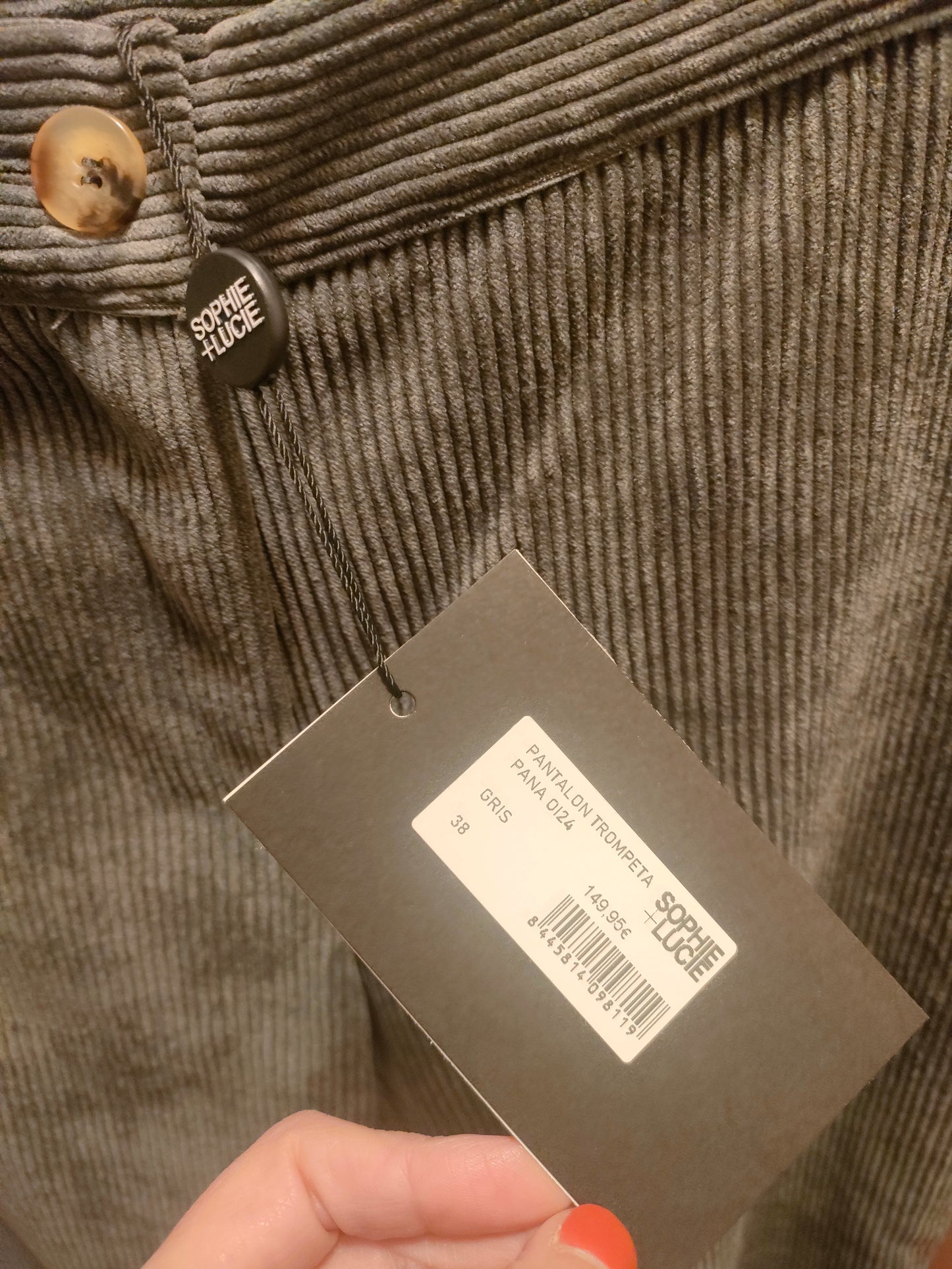 Pantalón pana sin estrenar con etiquetas