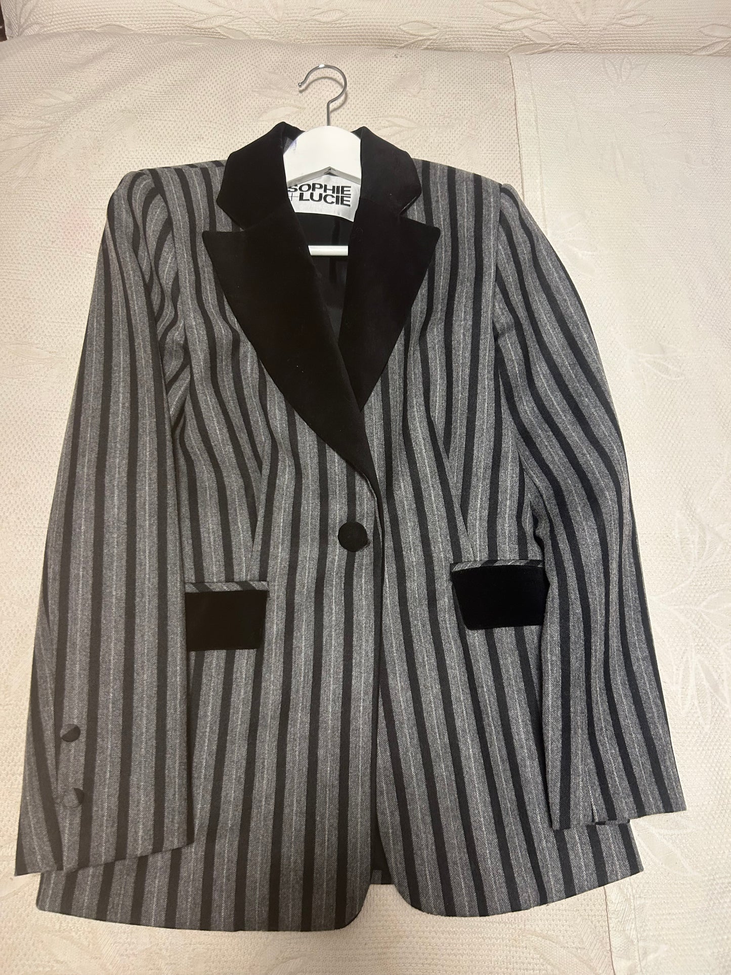 Blazer Ana raya gris