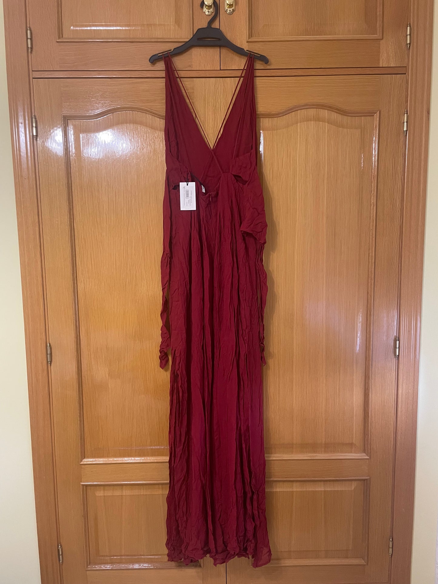 VESTIDO TIRANTES ESPALDA GEORGETE BURDEOS