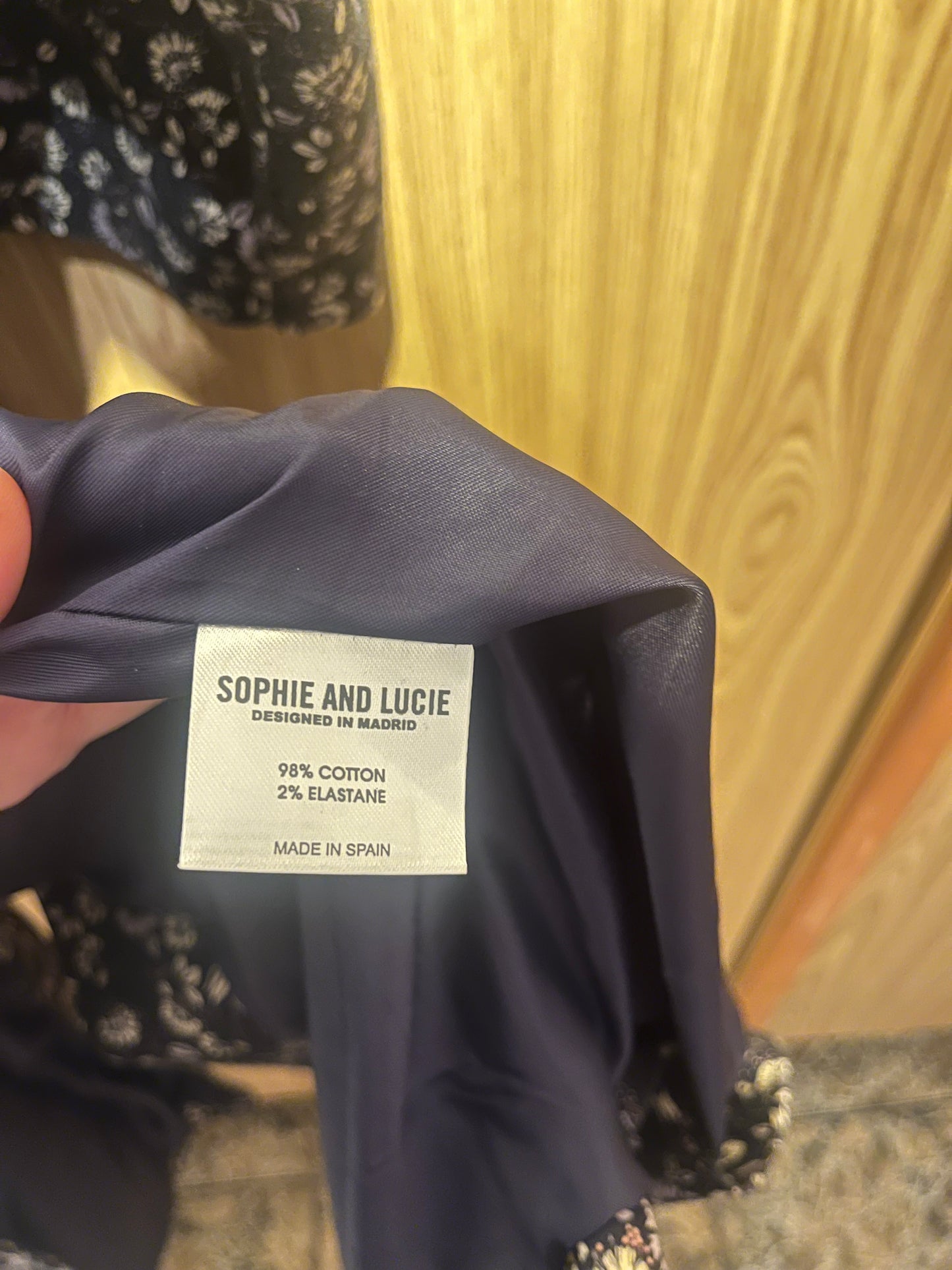 Gabardina estampada azul marino