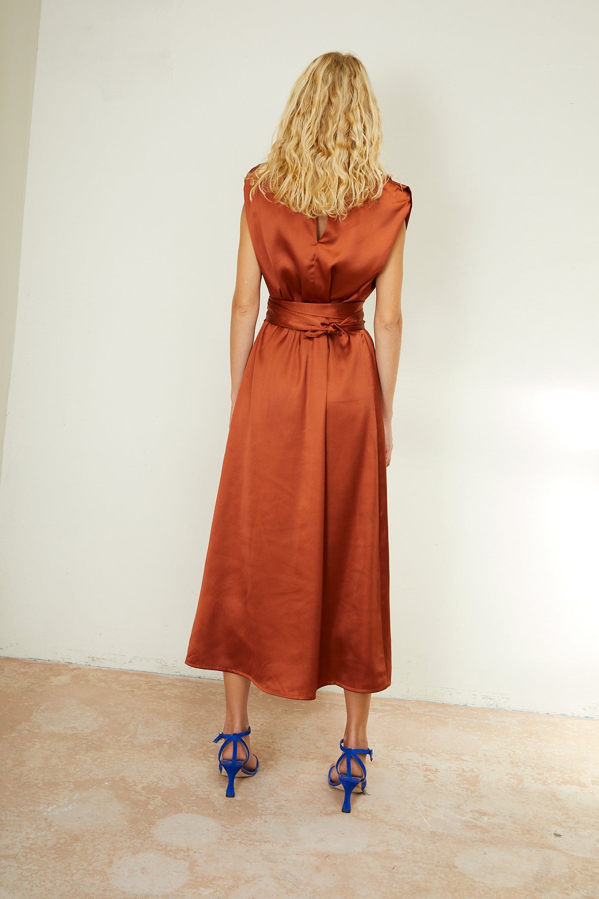 VESTIDO VAL SATEN TERRACOTA