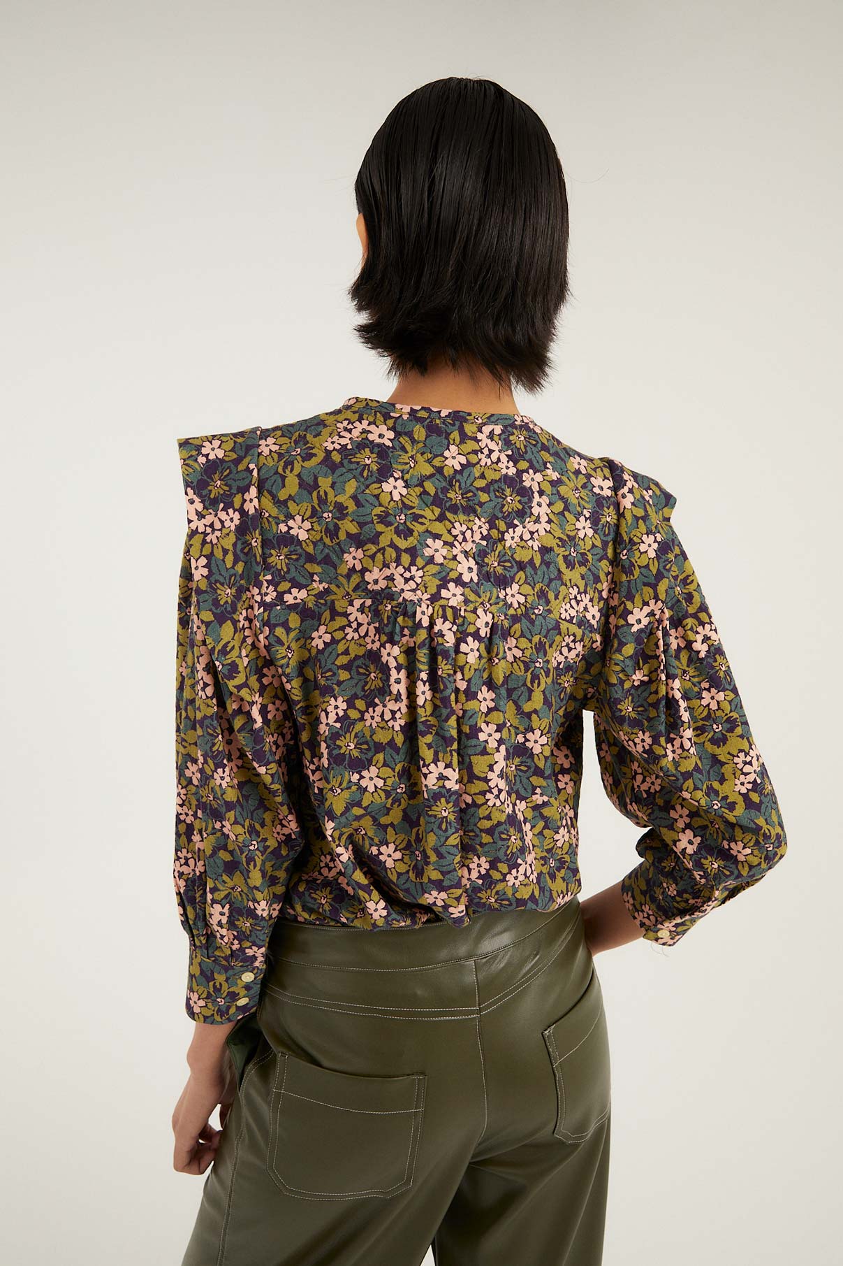 BLUSA FOLK FLOR TRI ESTAMPADO