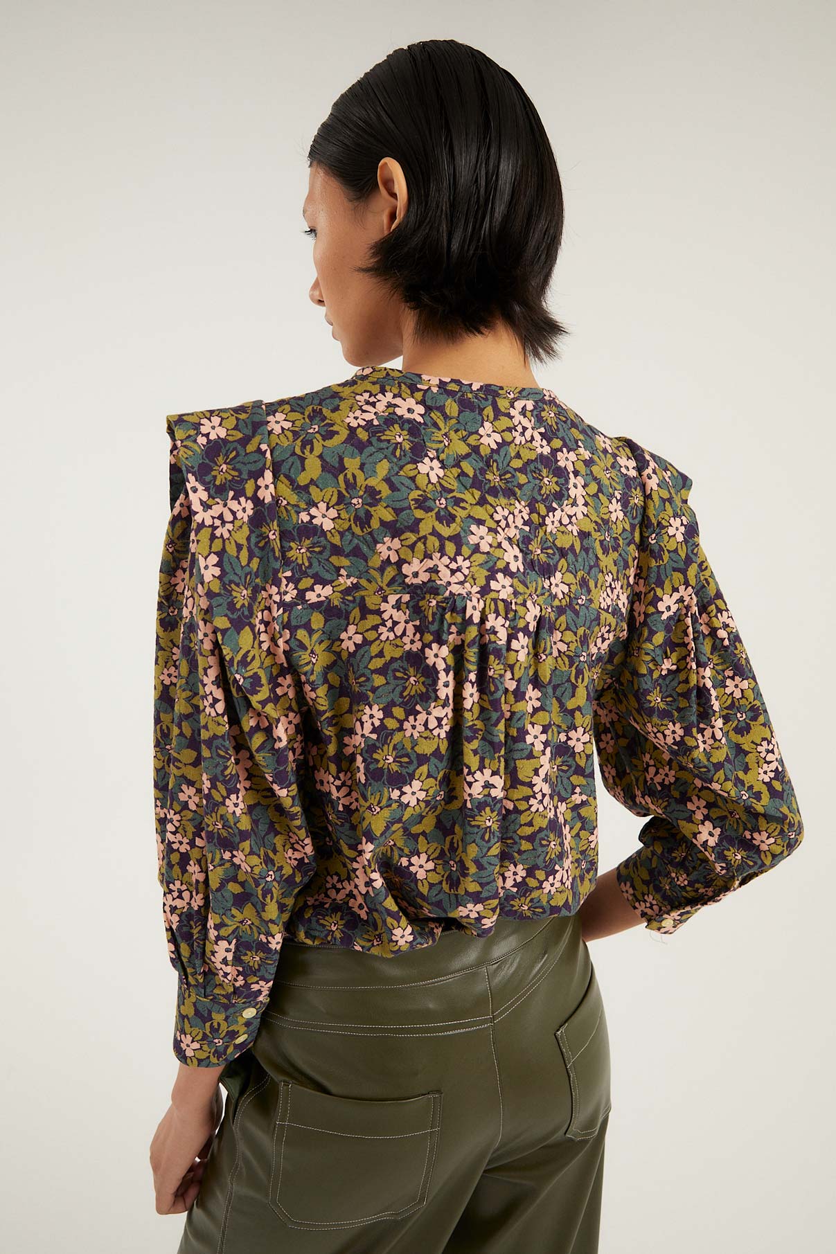 BLUSA FOLK FLOR TRI ESTAMPADO