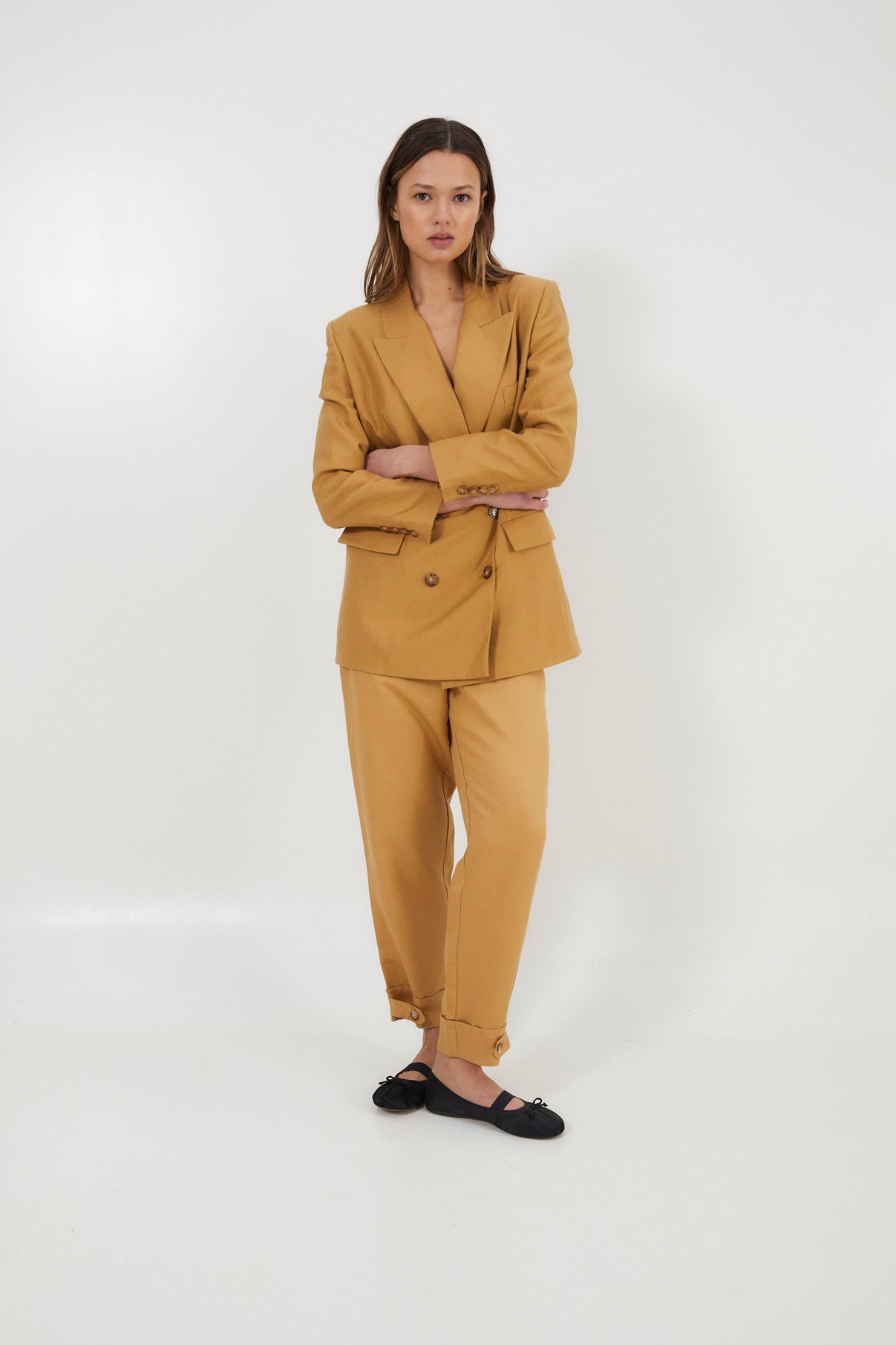 TOTAL LOOK EMILY LINO OCRE