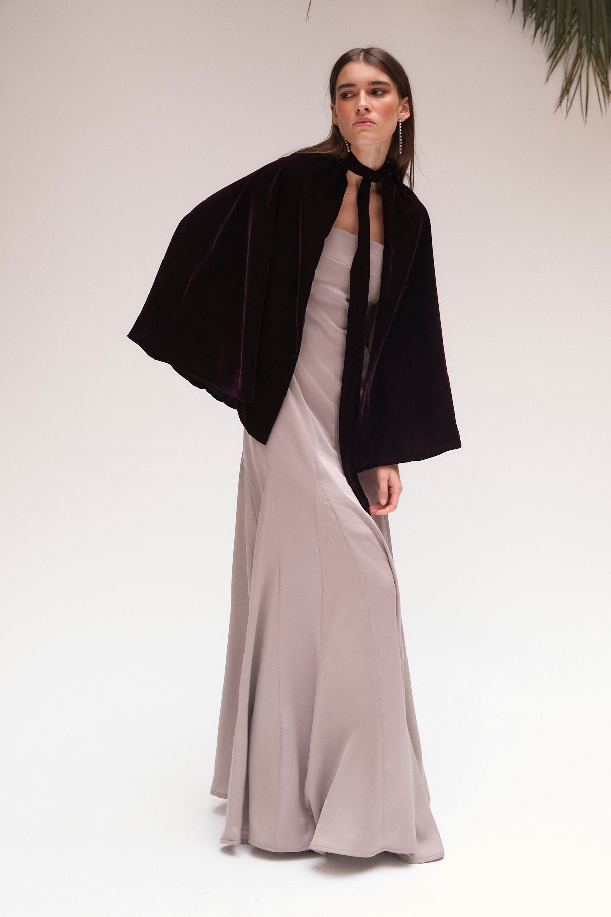 WINE VELVET BOWED CAPE