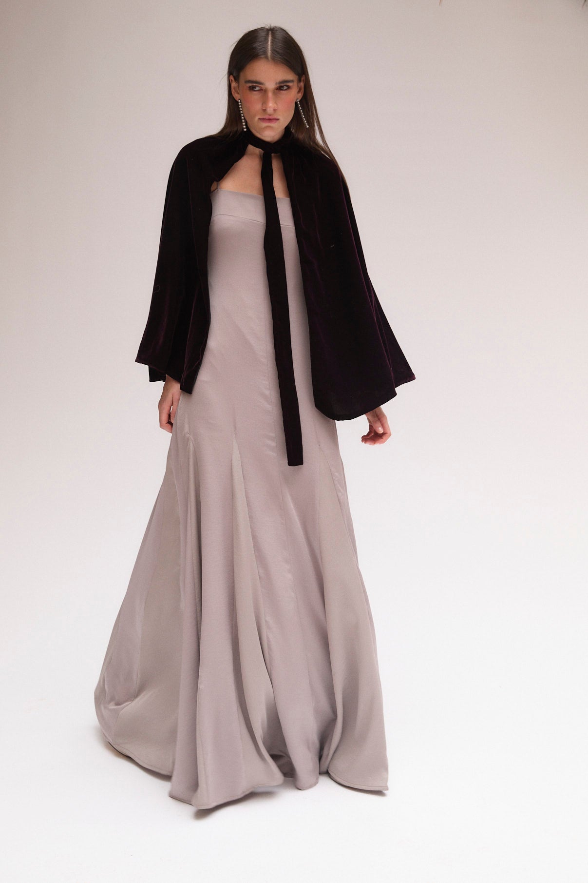 WINE VELVET BOWED CAPE