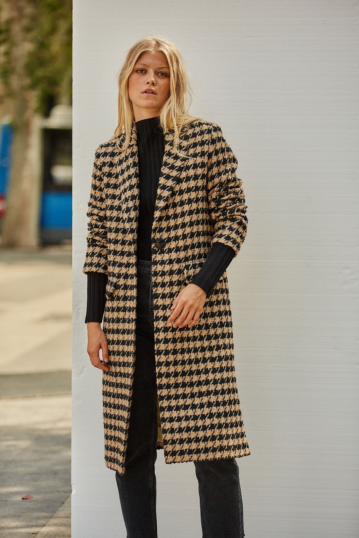 HOUNDSTOOTH COAT