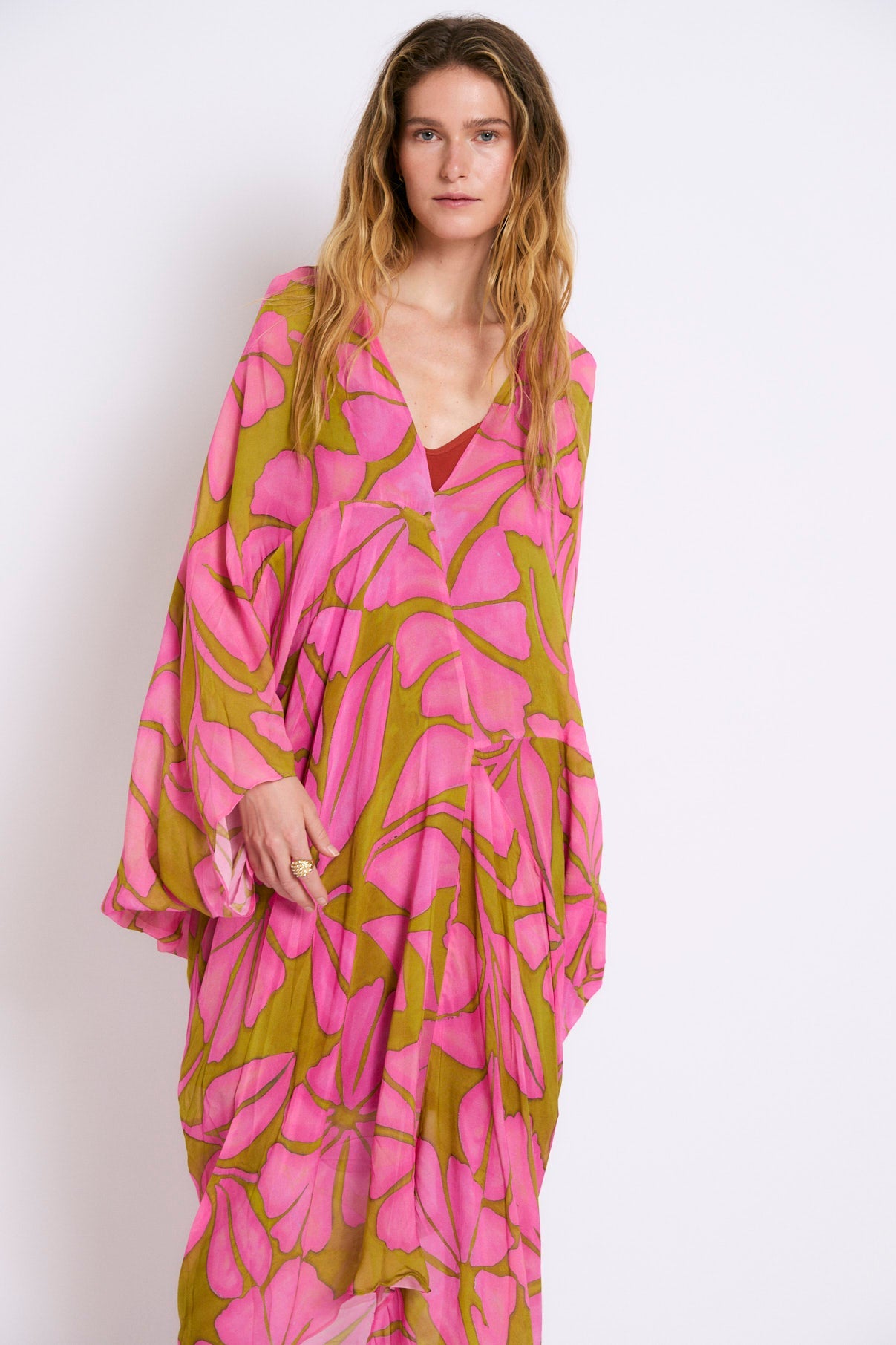 VERO FIJI STRAWBERRY DRESS