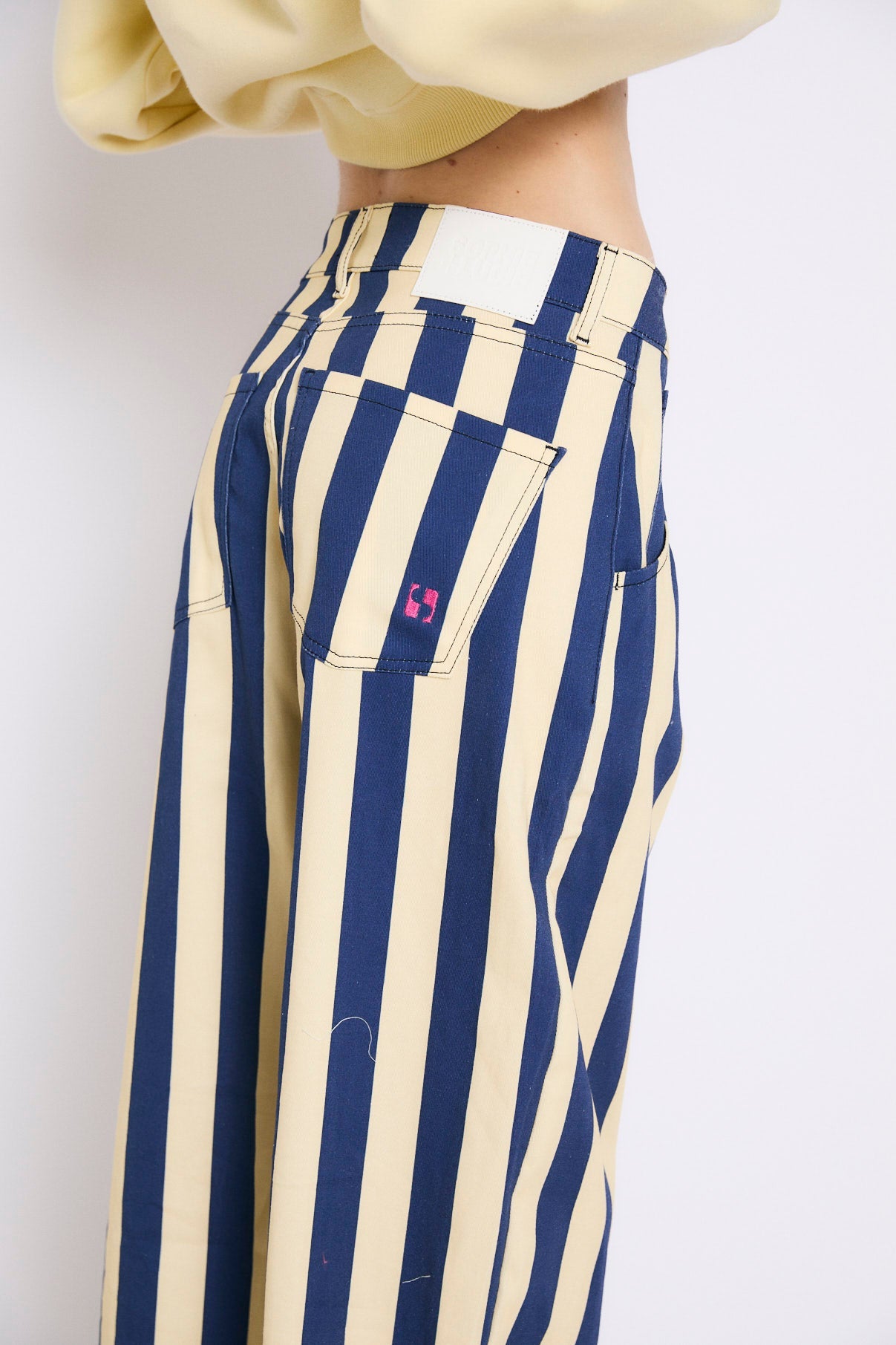 BLUE STRIPED BOYFRIEND JEANS