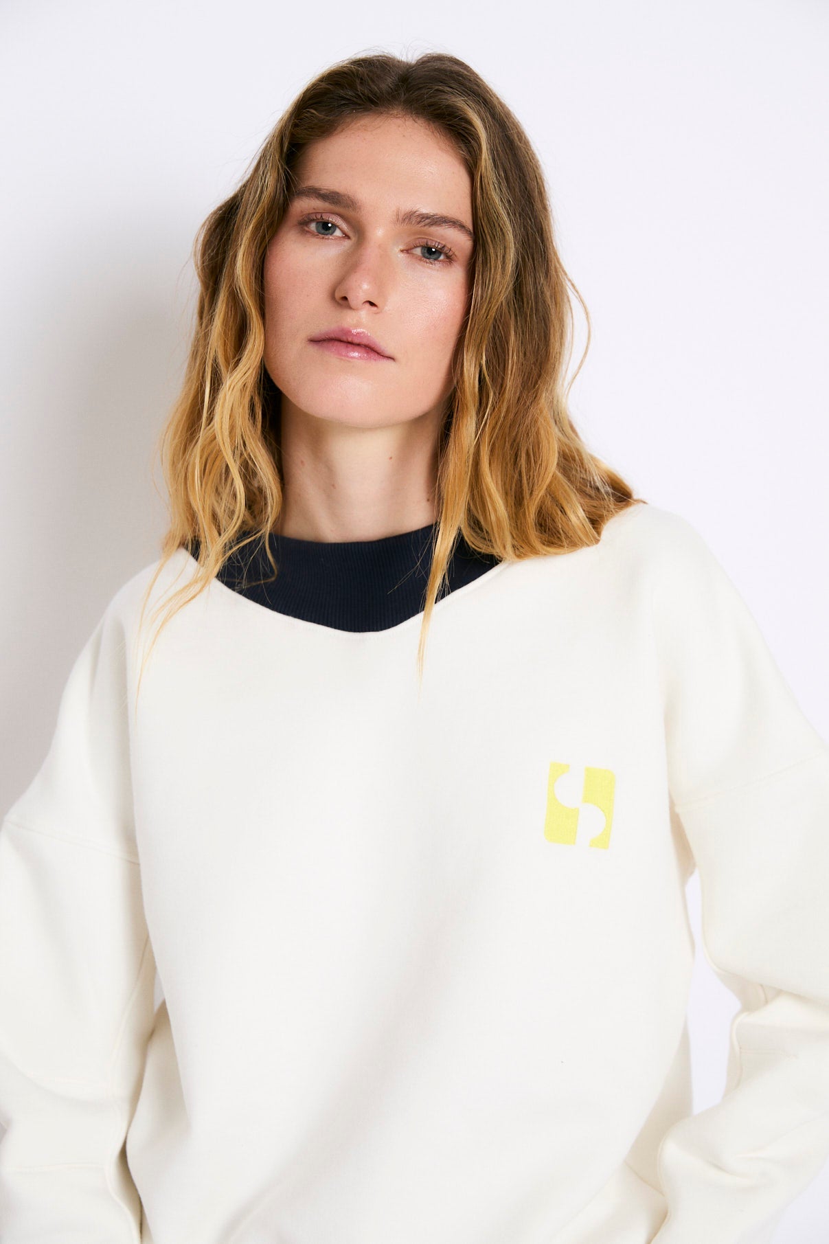BUDYBI CRUDE SWEATSHIRT