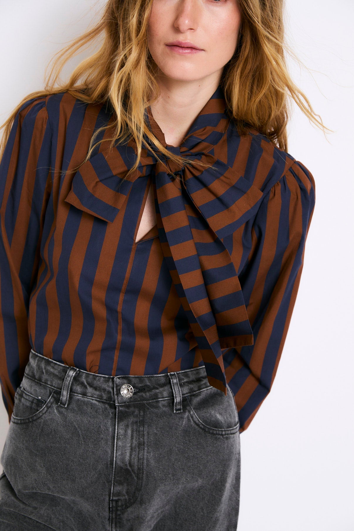 BLUE STRIPED BOW BLOUSE