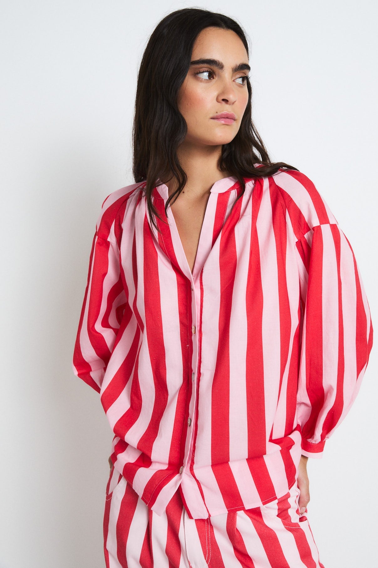 TOTAL LOOK VENICE BARRAS ROJO