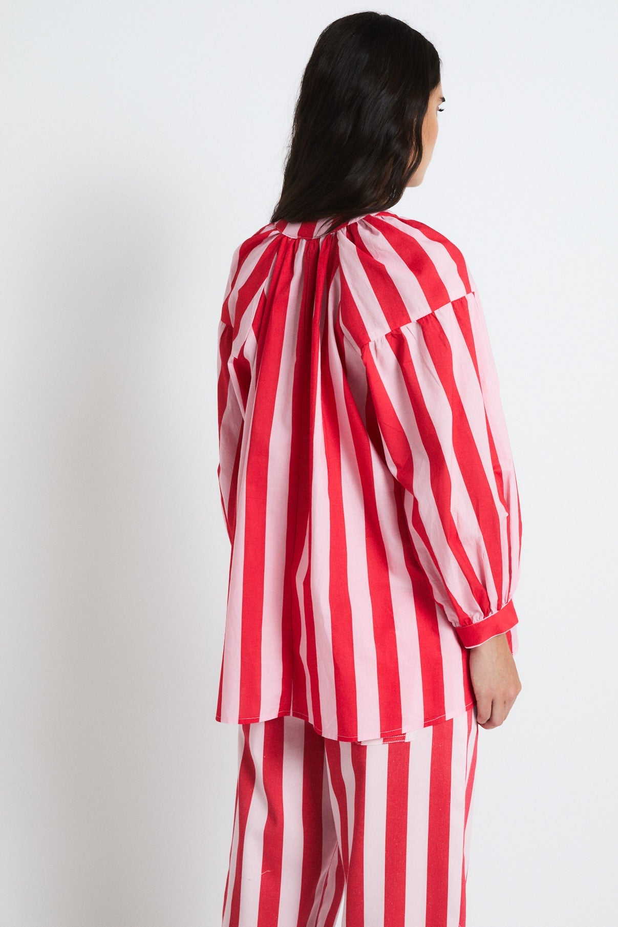 TOTAL LOOK VENICE BARRAS ROJO
